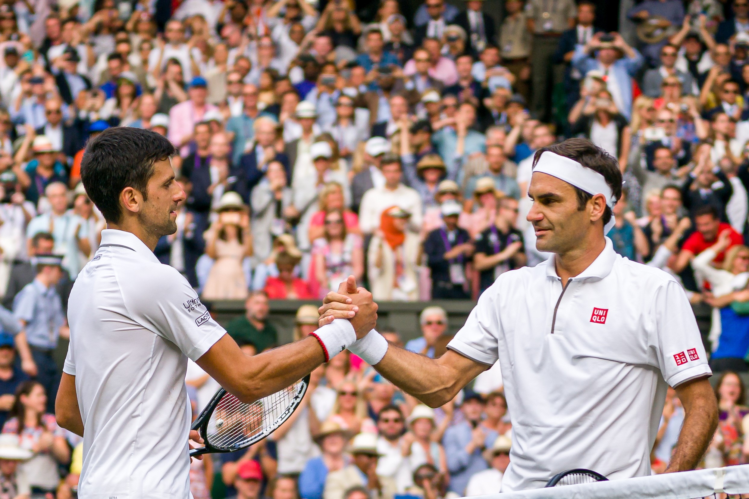 Novak Djokovic (links) hat die Tennis-Rekorde von Roger Federer ins Visier genommen