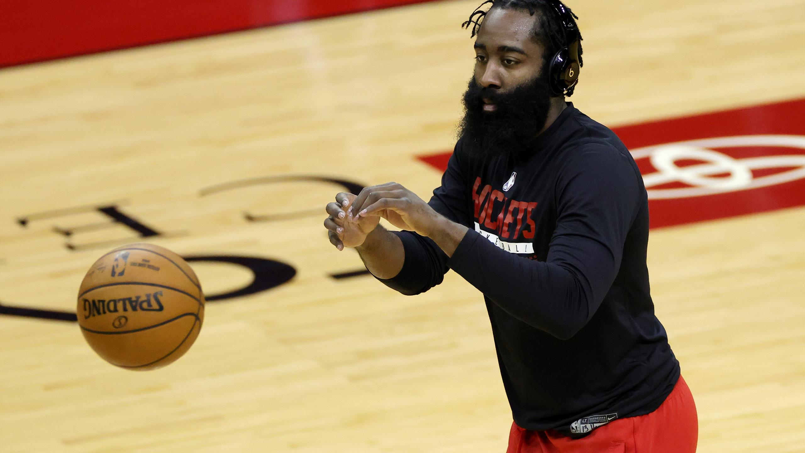 Ohne Maske Im Club 50 000 Dollar Strafe Fur Nba Superstar Harden Eurosport