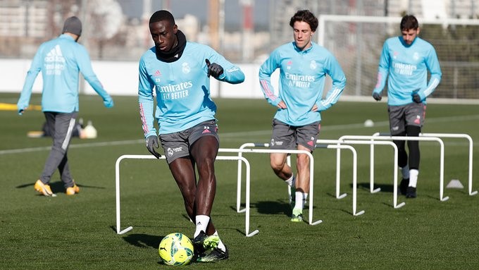 Ferland Mendy (Real Madrid). Fotografía: Twitter @realmadrid