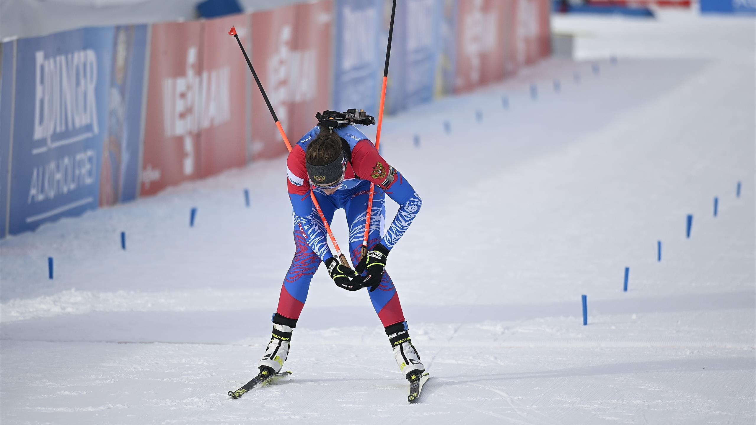 Евроспорт 2 прямой эфир биатлон. Биатлон Антерсельва 24.01.201. На рабочий стол обои биатлон сборная России. Евроспорт-1 смотреть финиш эстафета сегодня лыжи женщины.