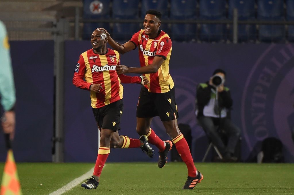 Gaël Kakuta avec Steven Fortes après son but pour Lens à Montpellier en Liguez 1 le 30 janvier 2021