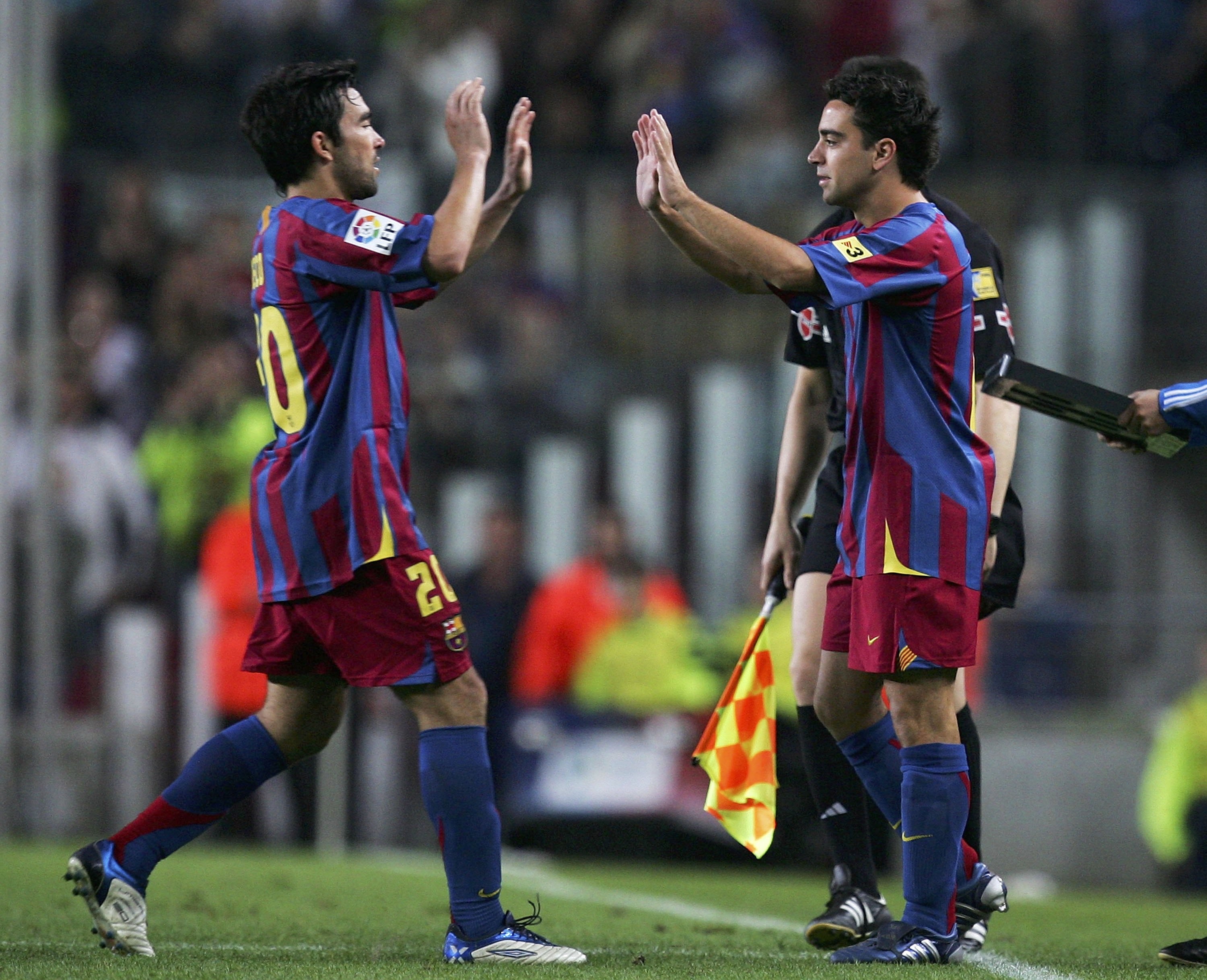 Deco y Xavi Hernández (FC Barcelona)