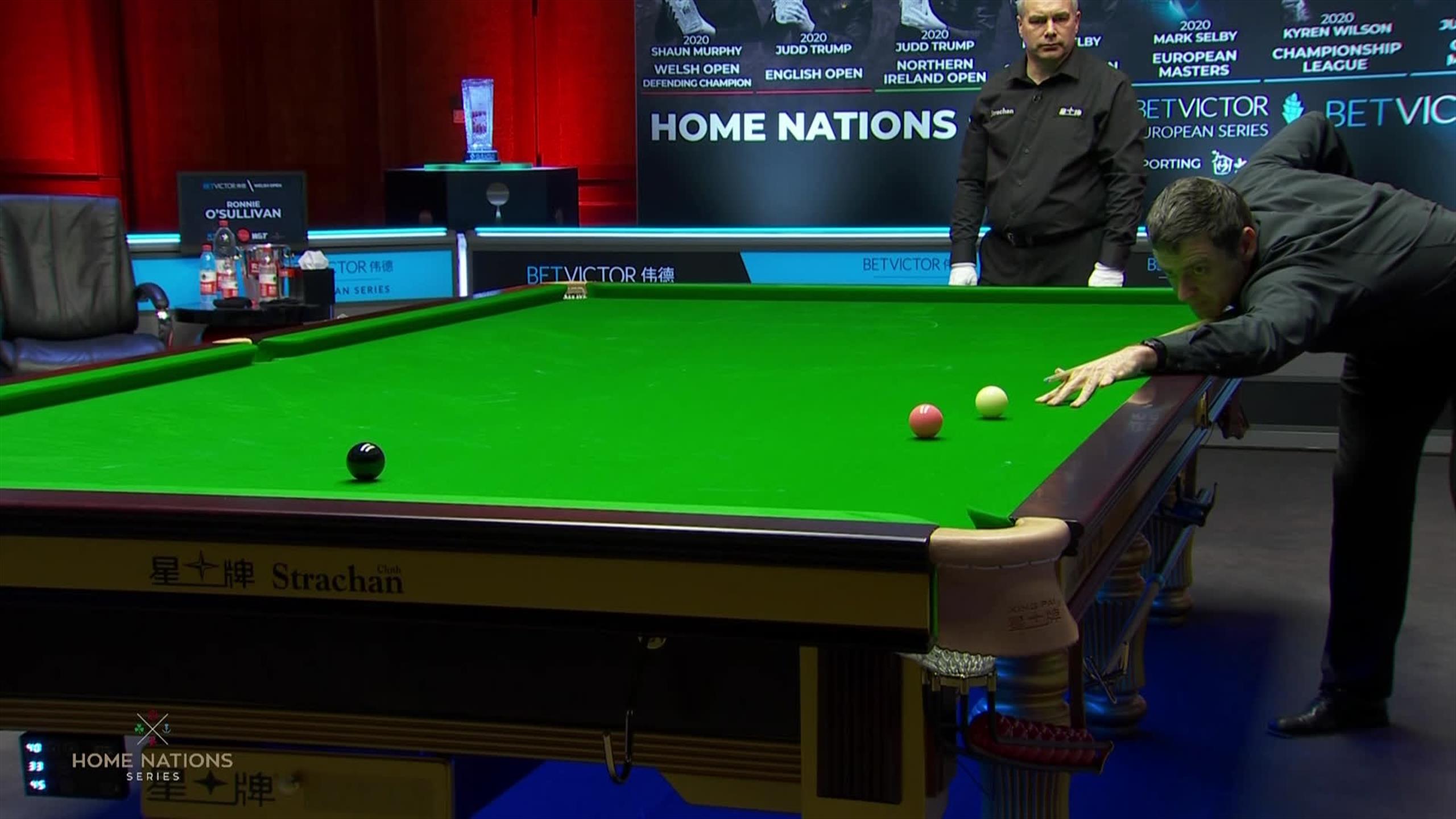 Abierto de Gales O'Sullivan contra las cuerdas y limpia la mesa con