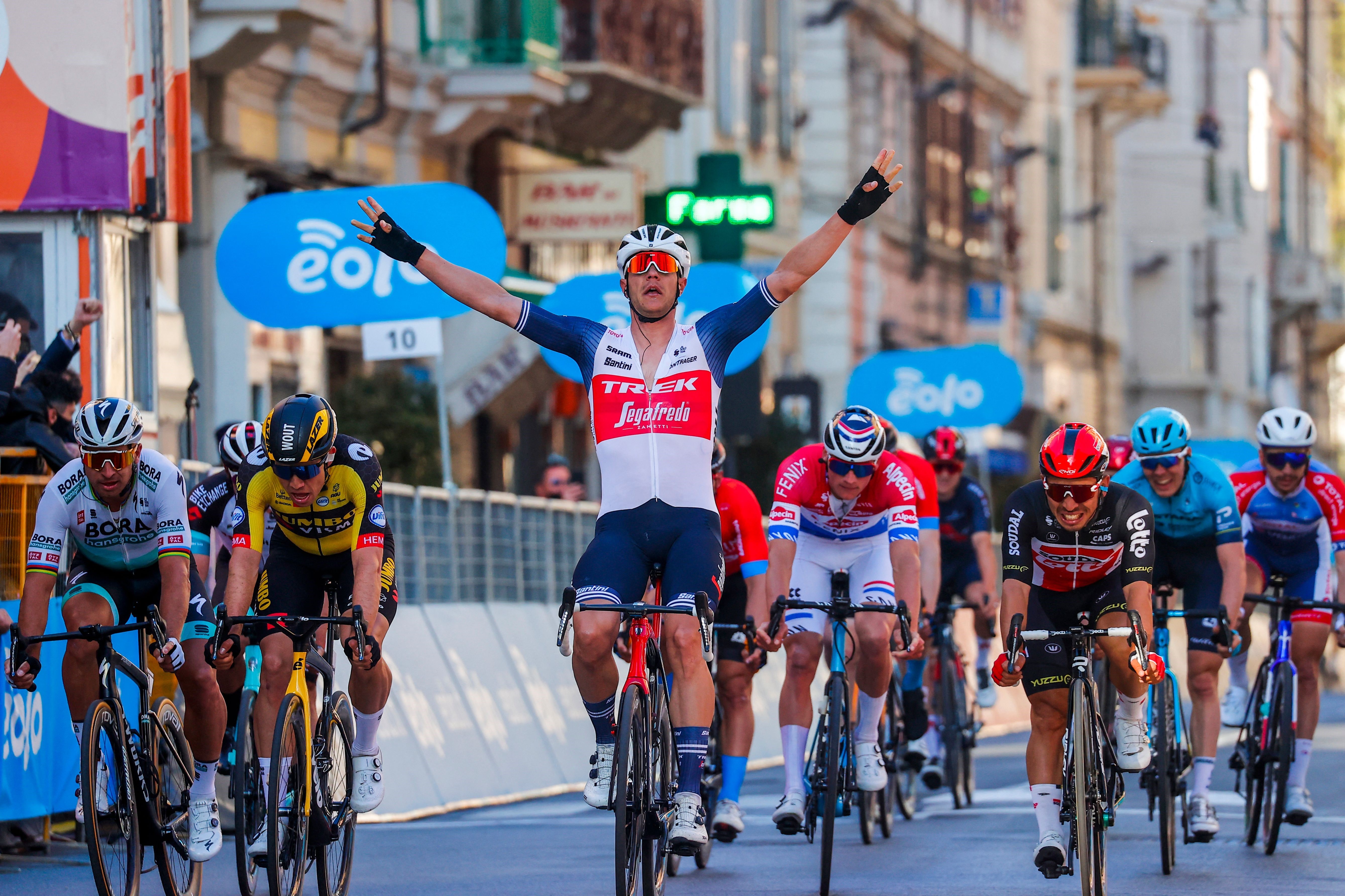 Jasper Stuyven gewinnt die 112. Auflage des Klassikers Mailand-Sanremo