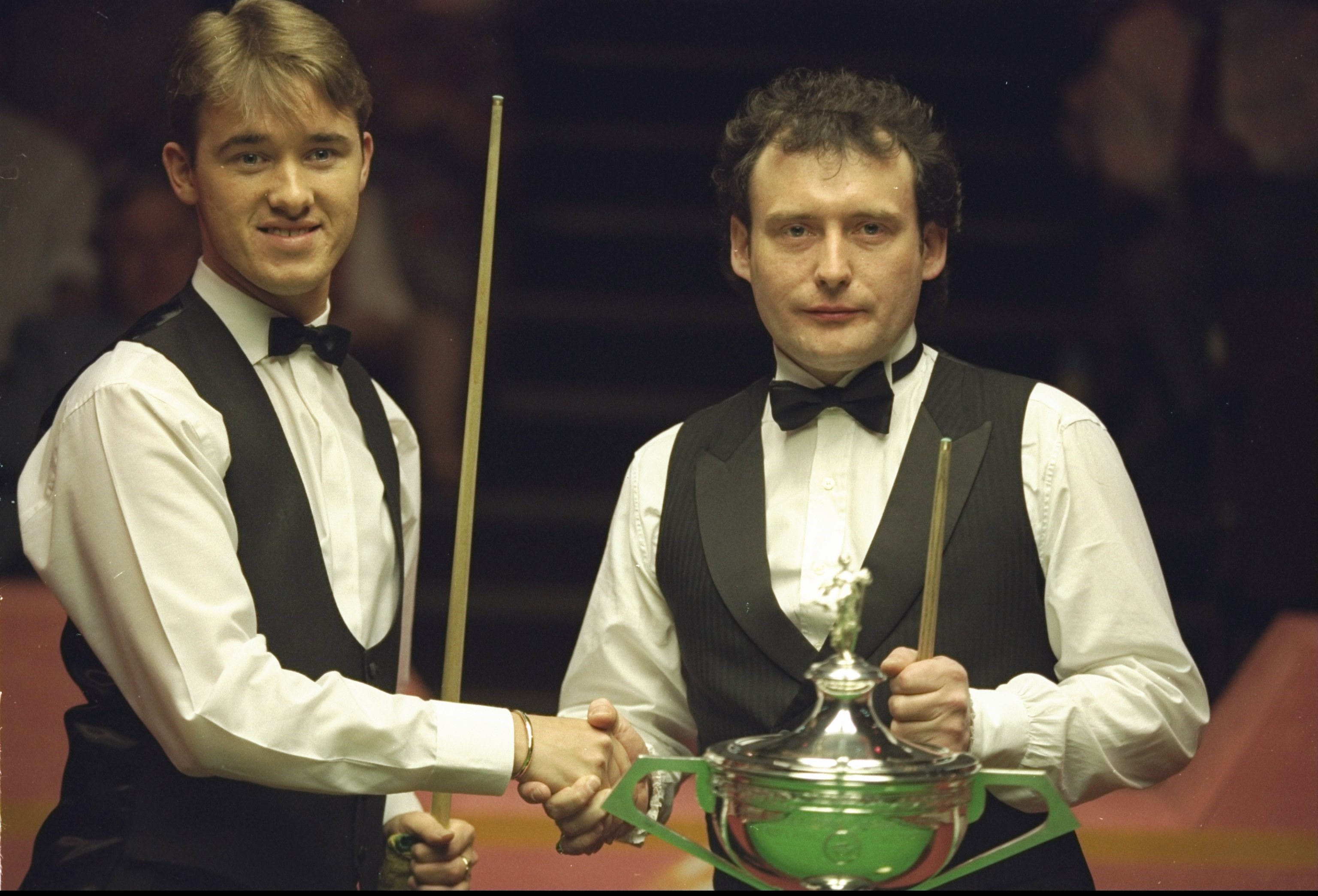 Stephen Hendry (left) of Scotland and Jimmy White (right) of England shake hands