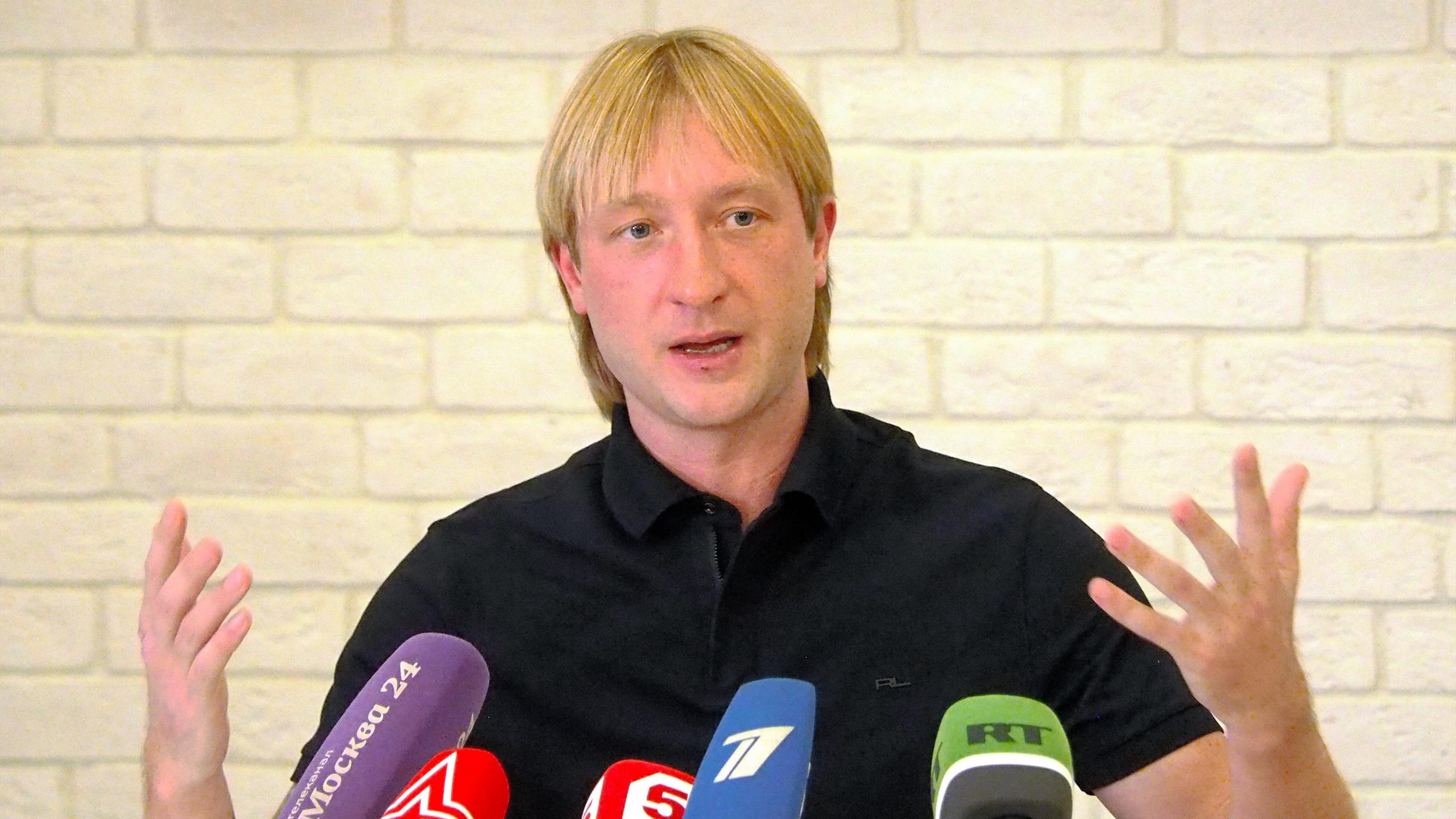 Гуру спорт. Плющенко фото. Ягудин и Плющенко. Ангелы Плющенко ВКОНТАКТЕ.