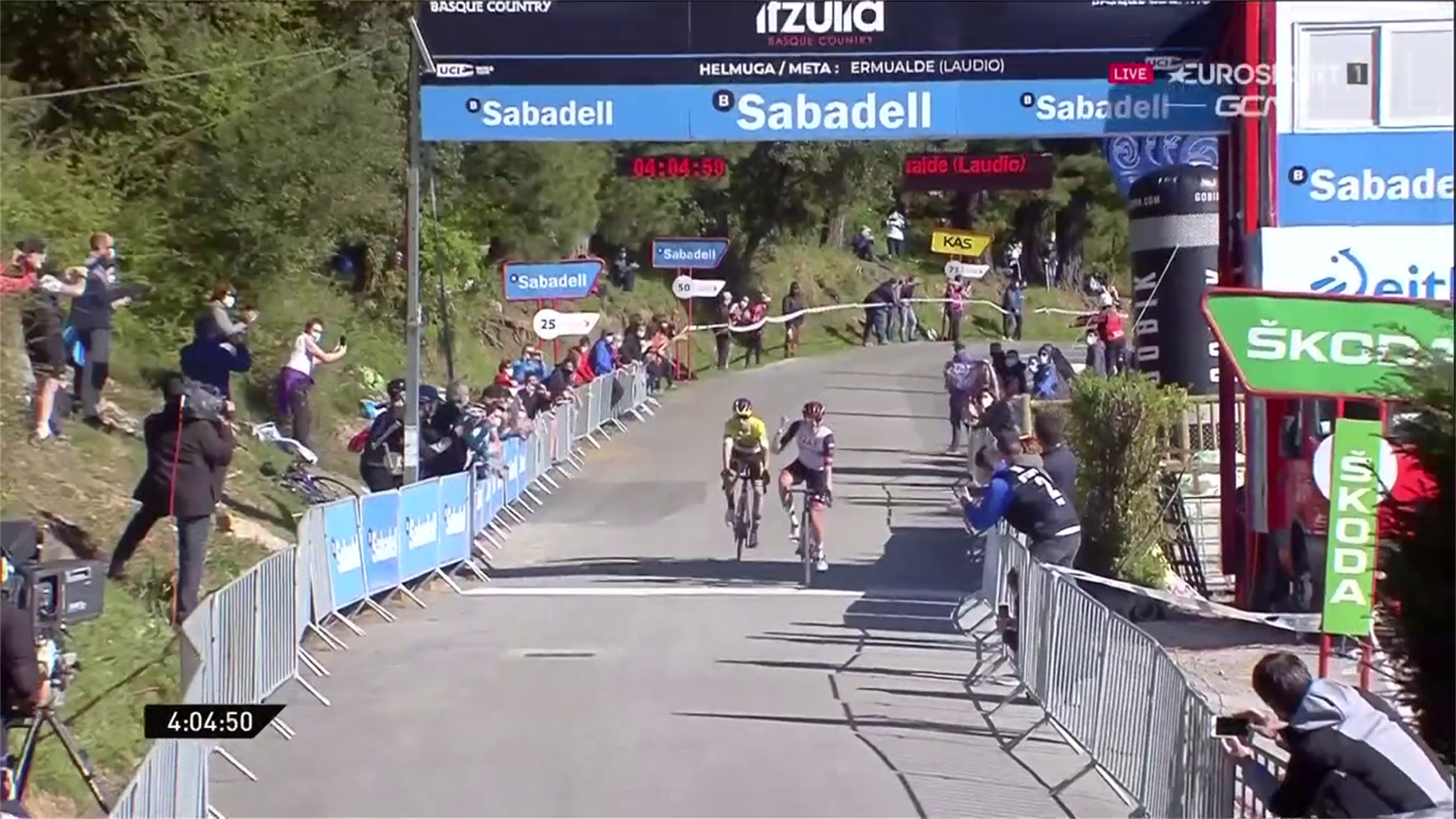 Этапом Tur'ma. Tadej Pogacar - победитель 1 этапа vuelta a Andalucia Ruta ciclista del Sol.