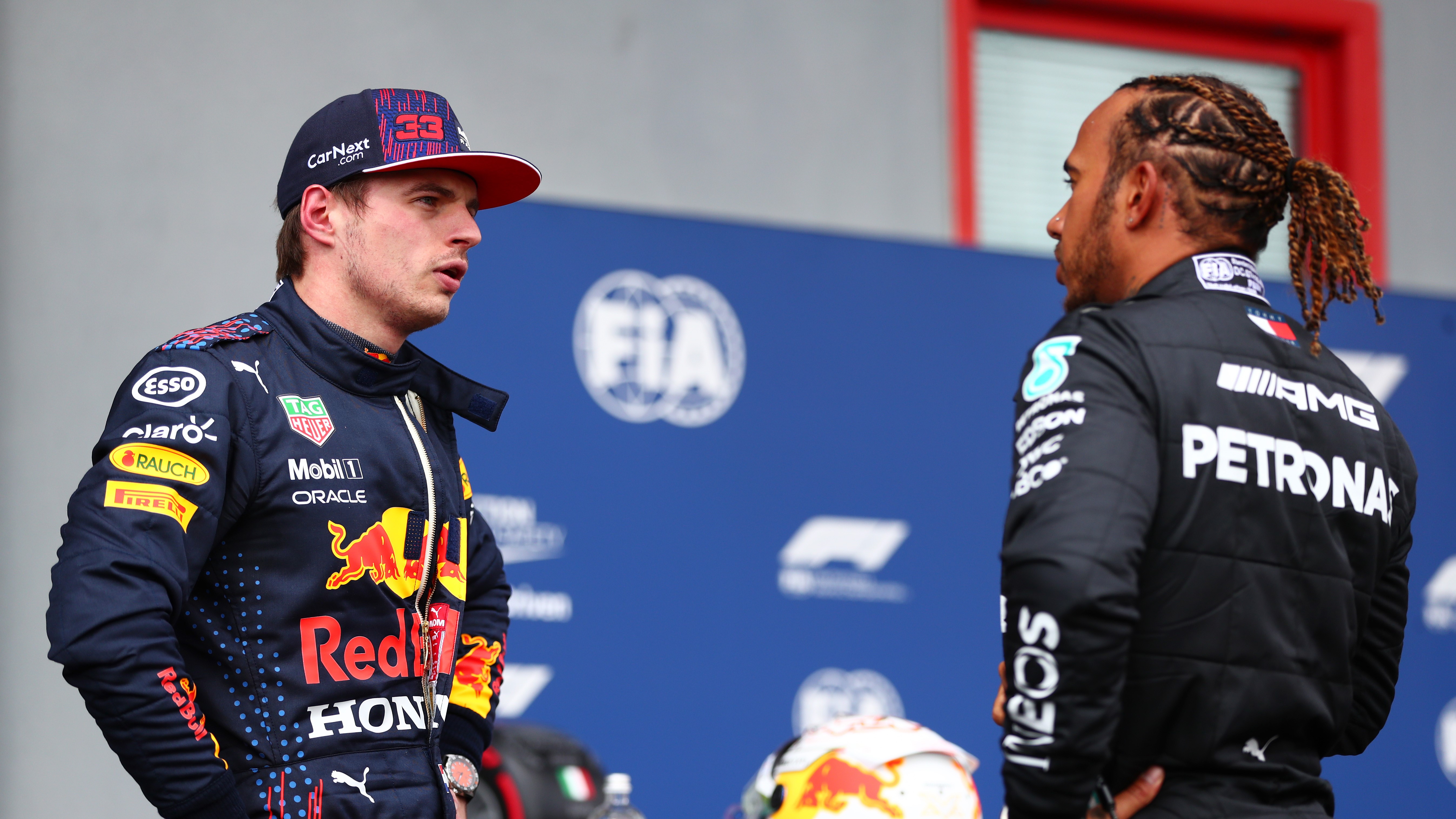 Max Verstappen e Lewis Hamilton a Imola