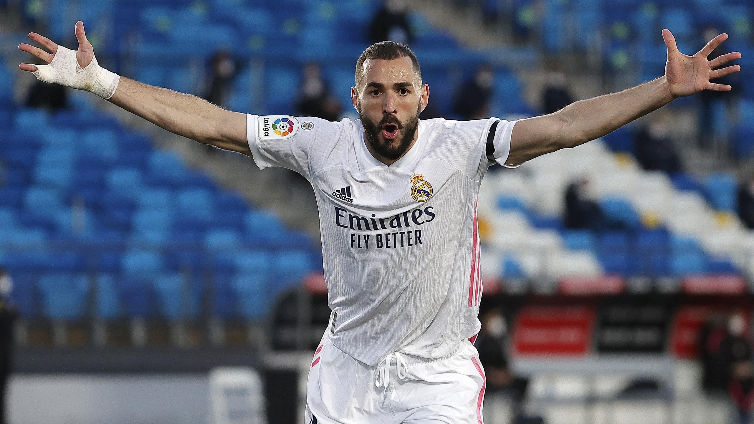 Karim Benzema scored from the spot with his final touch of the ball in a Real  Madrid shirt 