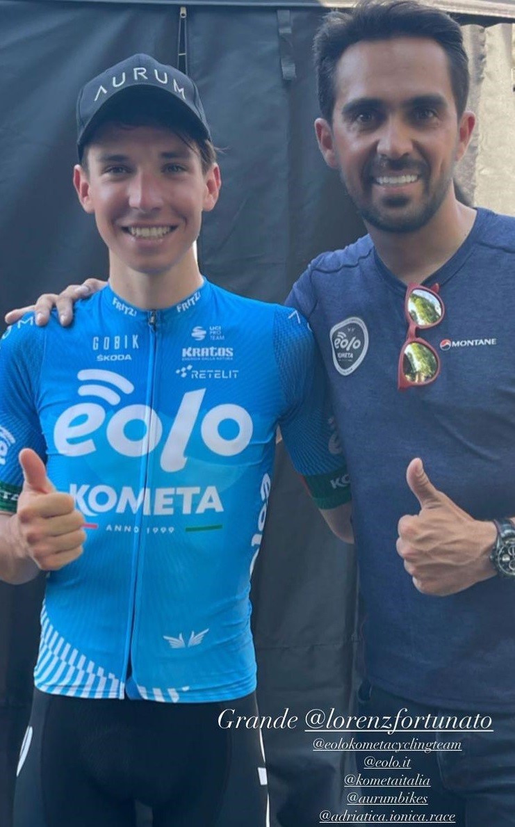 Lorenzo Fortunato con Alberto Contador