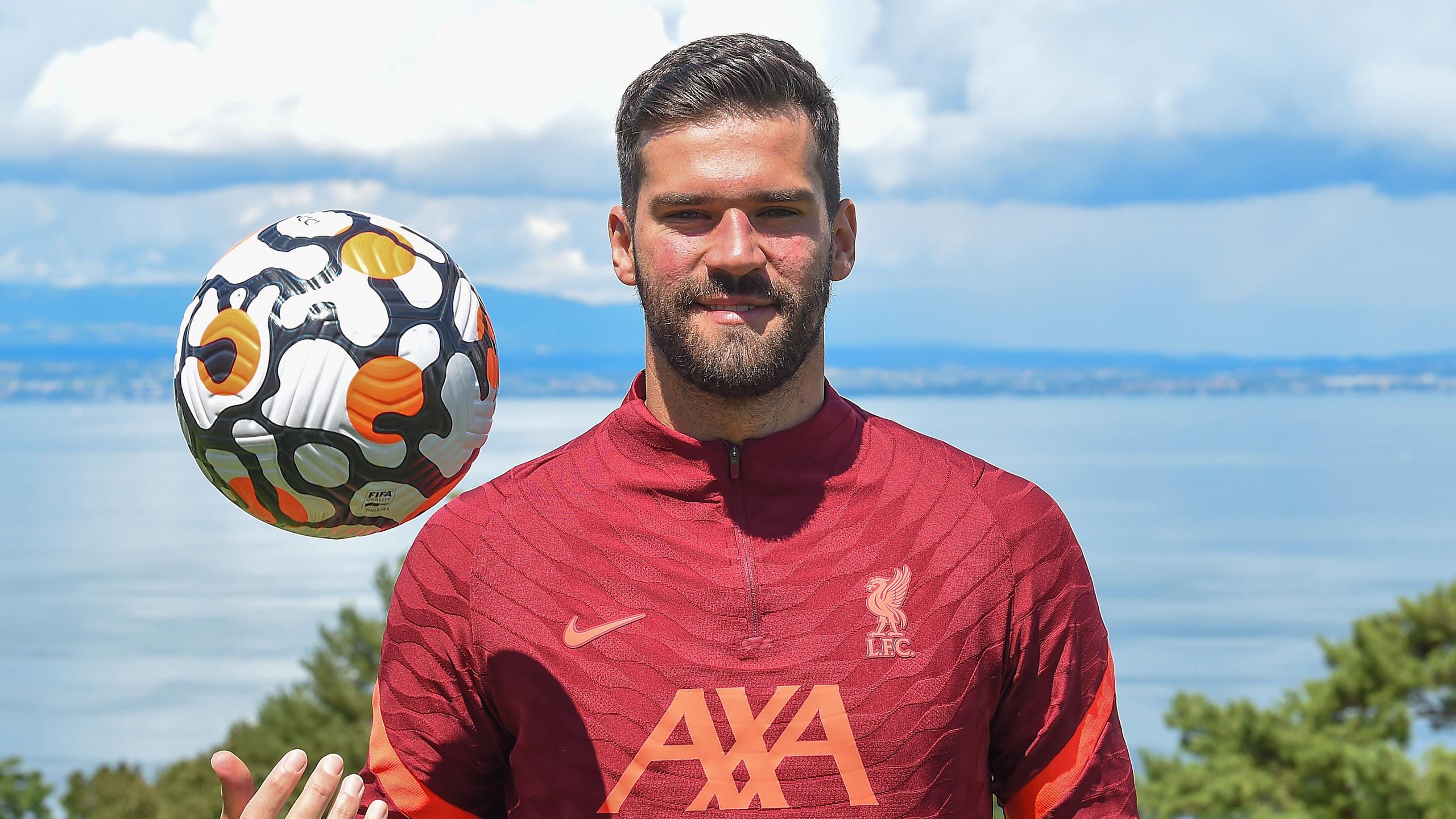 Alisson Becker of Brazil during the International Friendly match