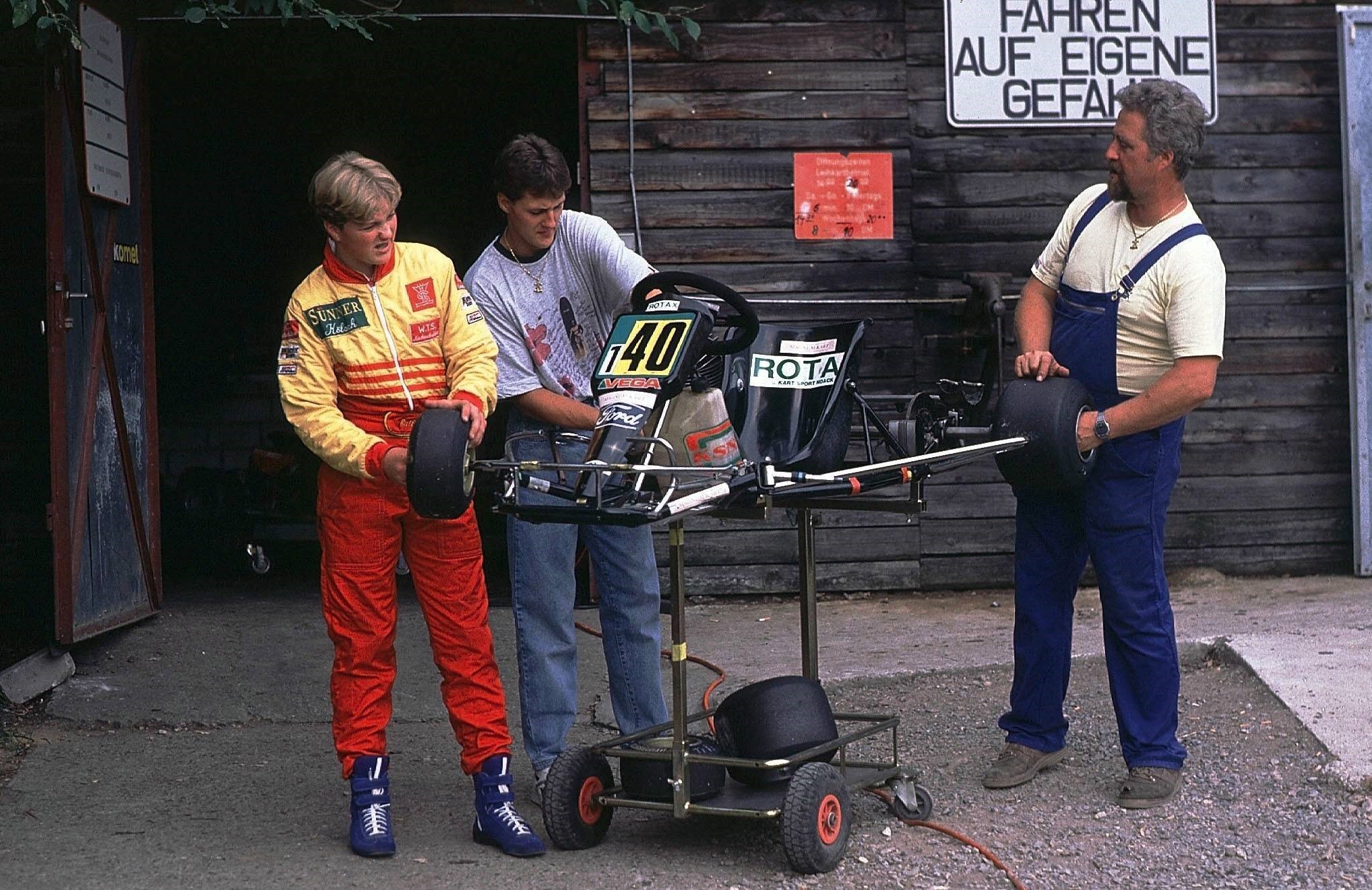 Riunione di famiglia Schumacher per la messa a punto di un kart