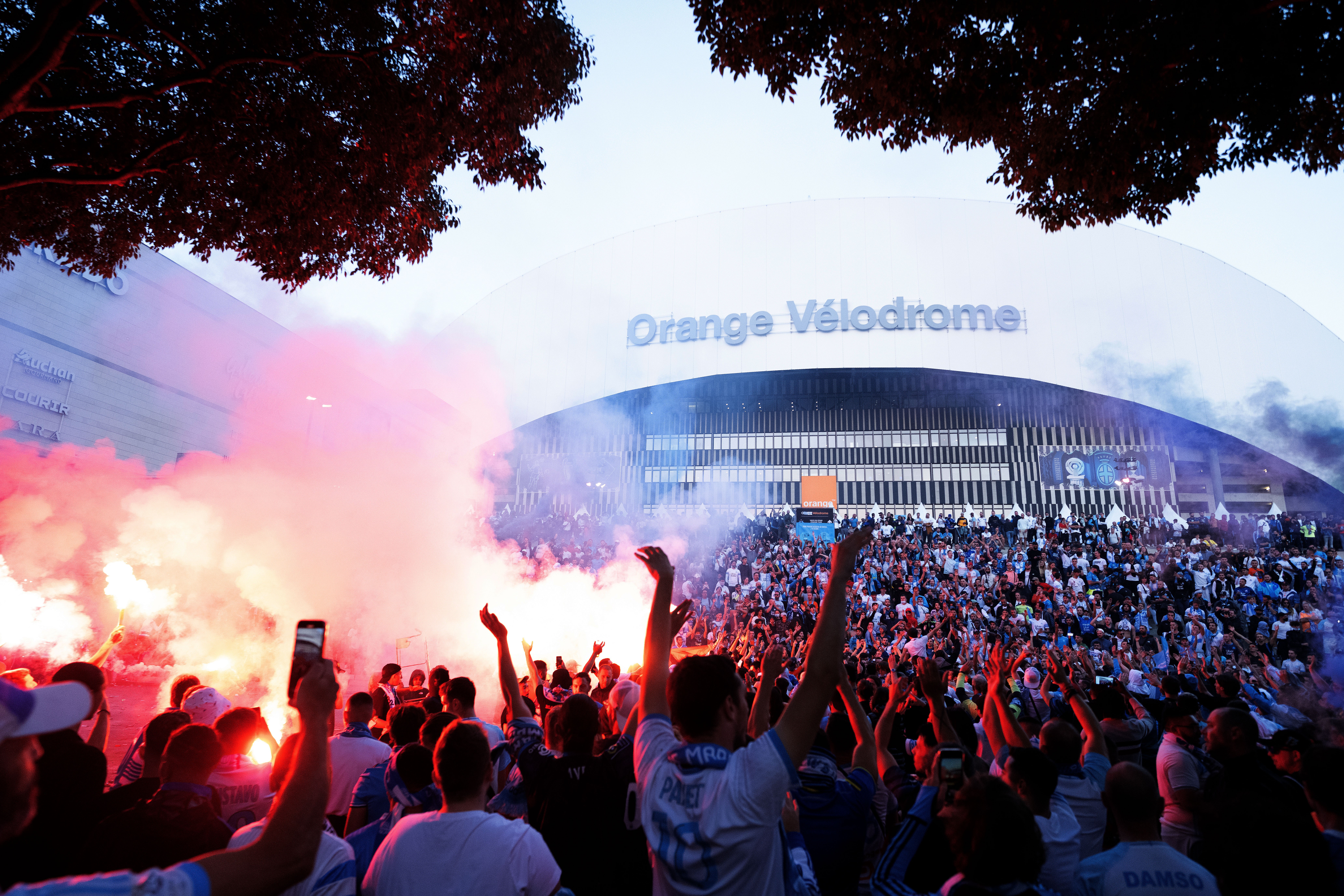 Olympique de Marseille fans outside the stadium prior the Ligue 1 Uber Eats match between Marseille and Paris Saint Germain at Orange Velodrome on October 24, 2021 in Marseille, France.