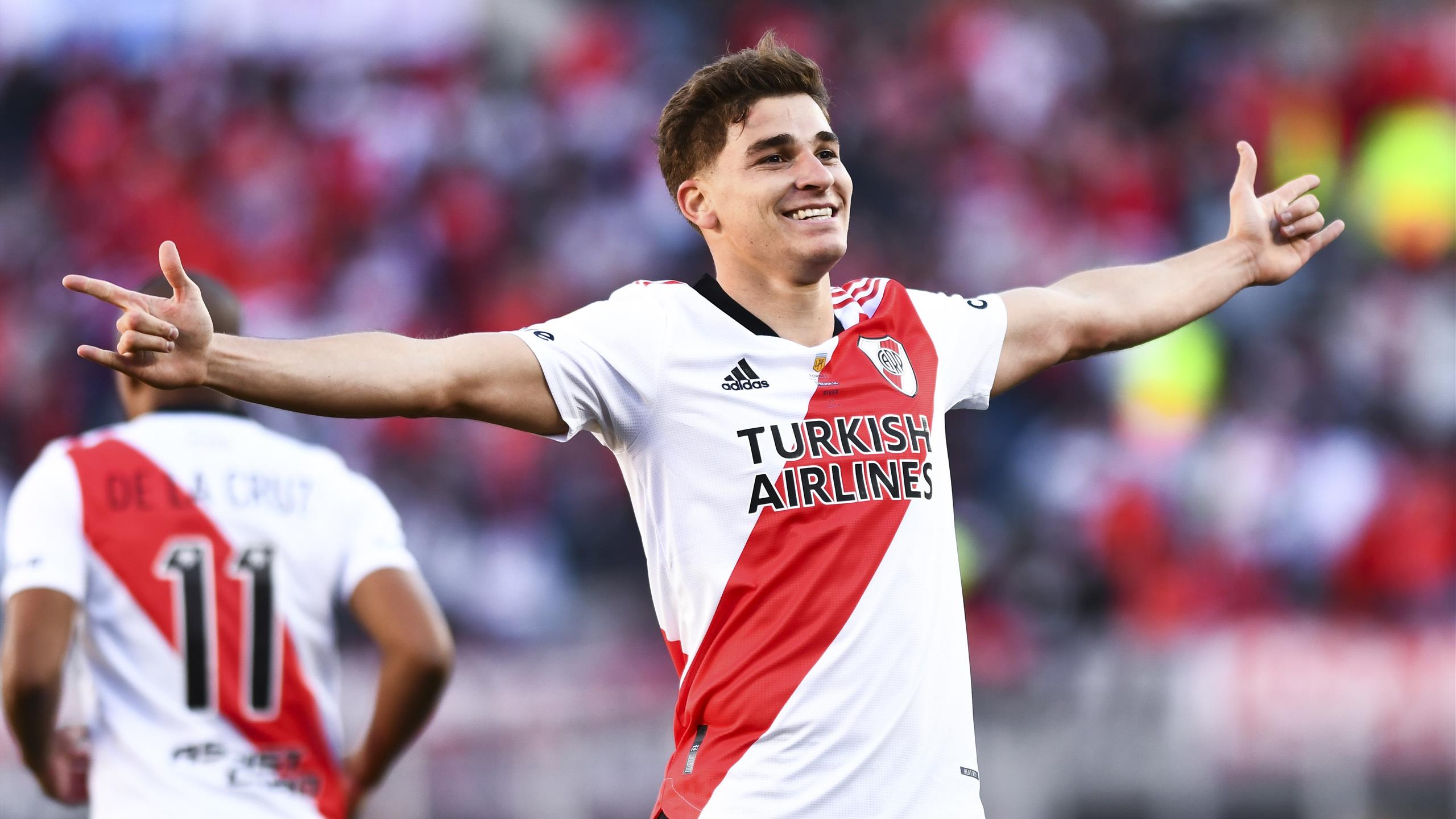 Manchester City sign Julian Alvarez, nicknamed 'The Spider', from River  Plate on a five-and-a-half-year deal - Eurosport