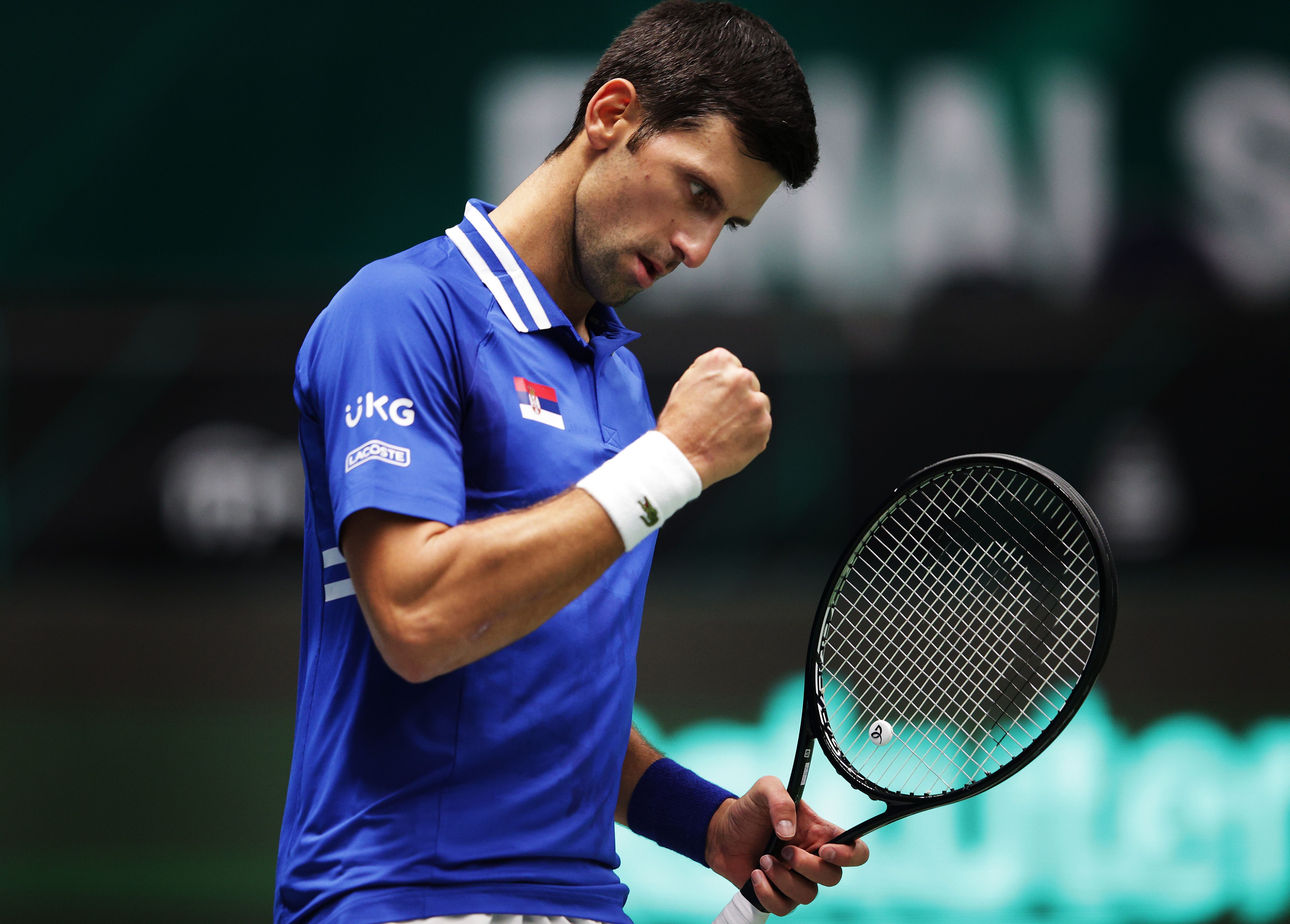 Novak Djokovic hat sein Auftaktmatch gegen Dennis Novak souverän gewonnen