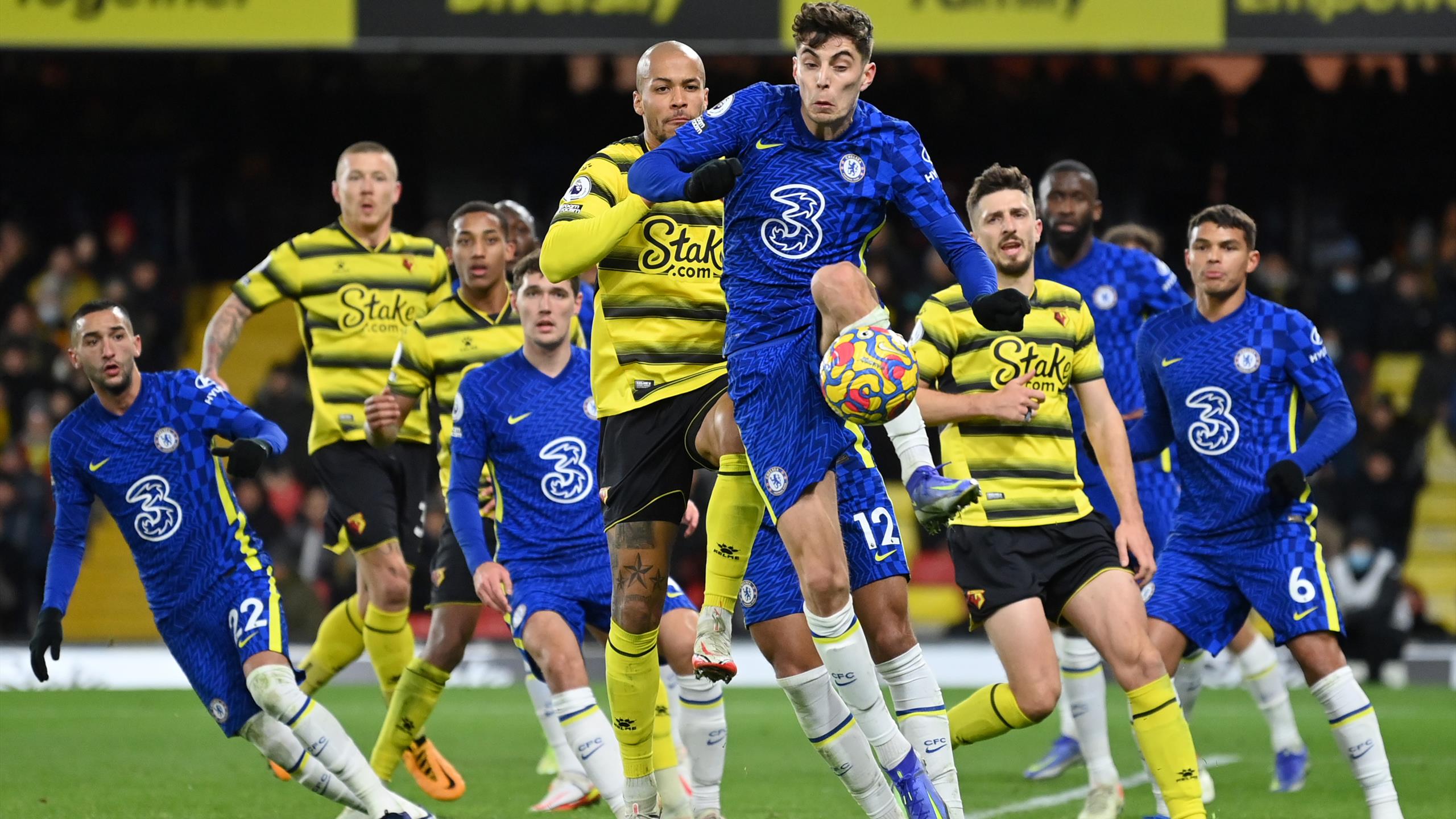FC Chelsea müht sich zum Sieg beim FC Watford Unterbrechung wegen medizinischem Notfall auf