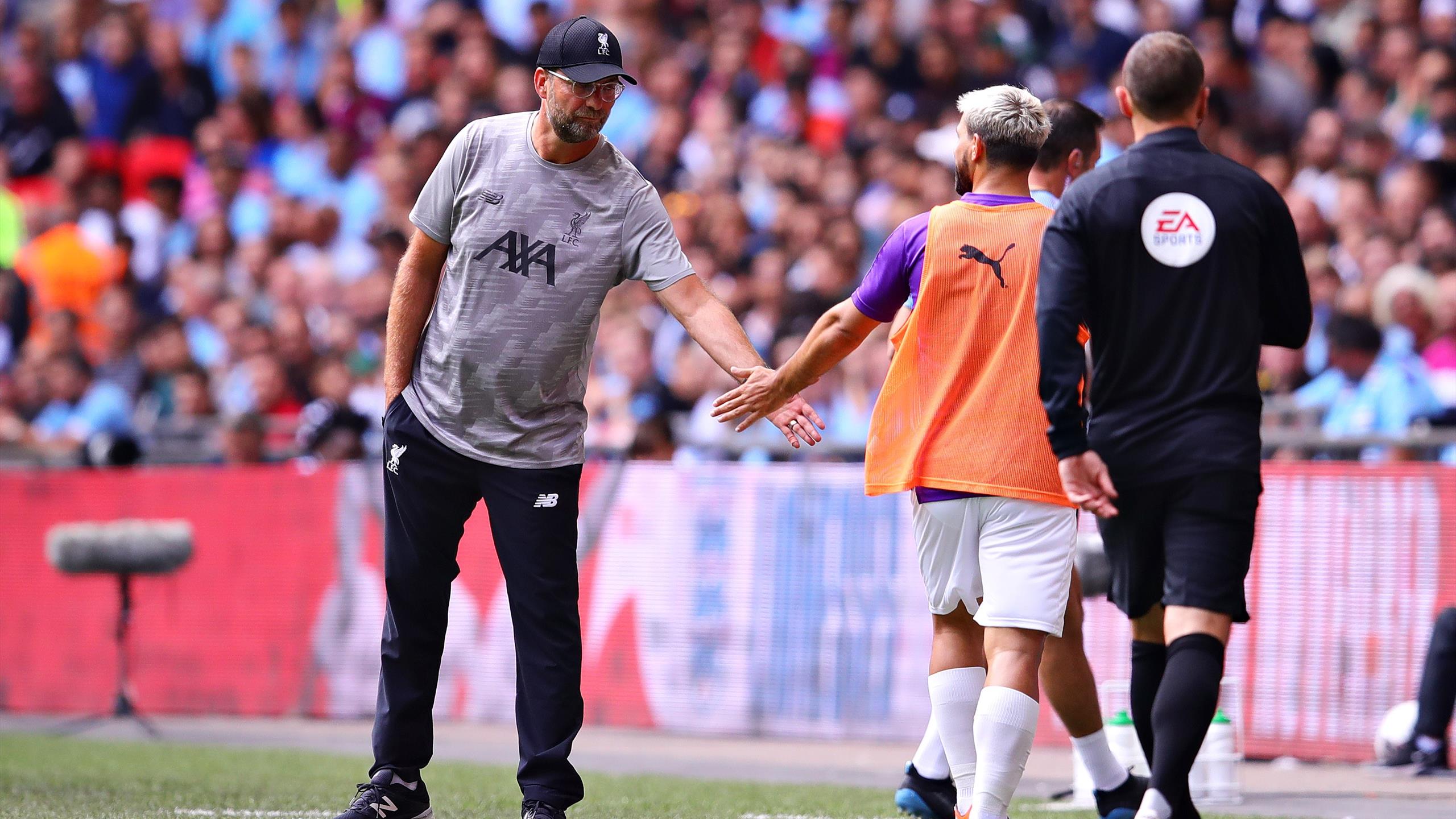 Lustige Geburtstagskarte Mit Roy Keane – Der Mürrische Fußball-Experte Gratuliert. Modern, Frech, Perfekt Für Ihn, Sie Oder Freunde
