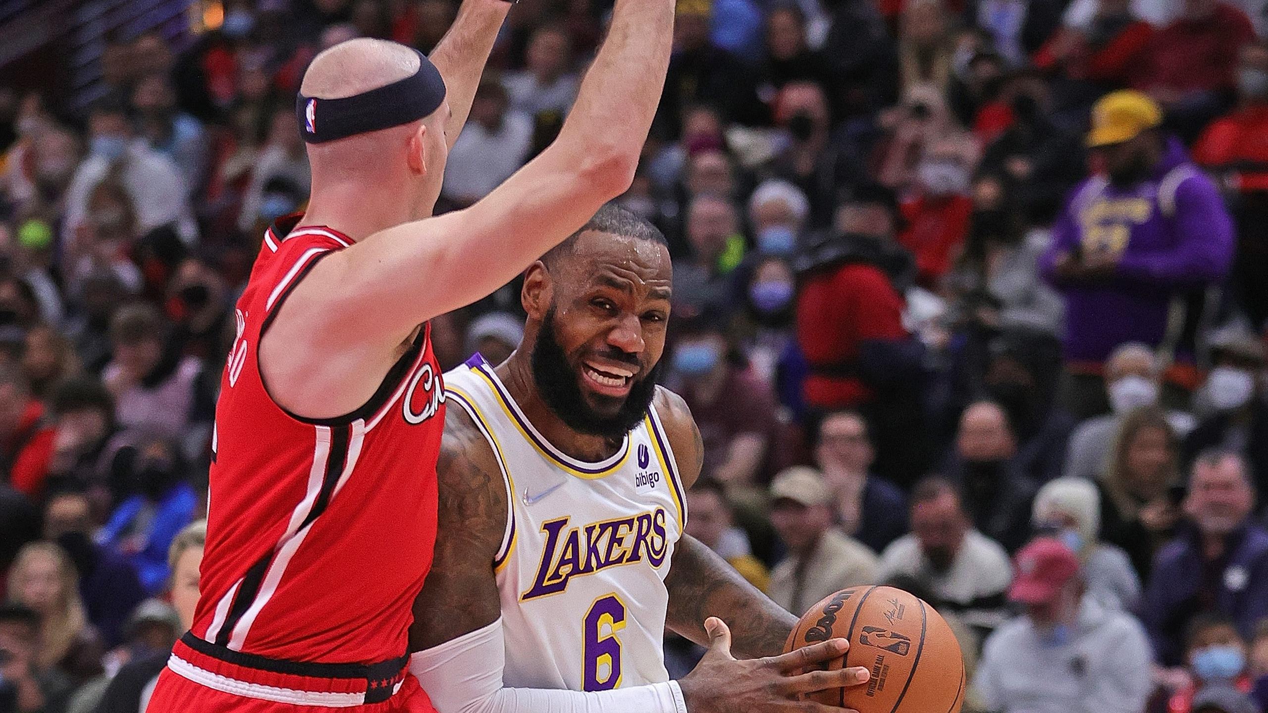 блэйк скьеллеруп. Kawhi leonard. лос анджелес клипперс чикаго буллз. дэмиан лиллард в футболке торонто рэпторс. Chicago bulls высокий и низкий.