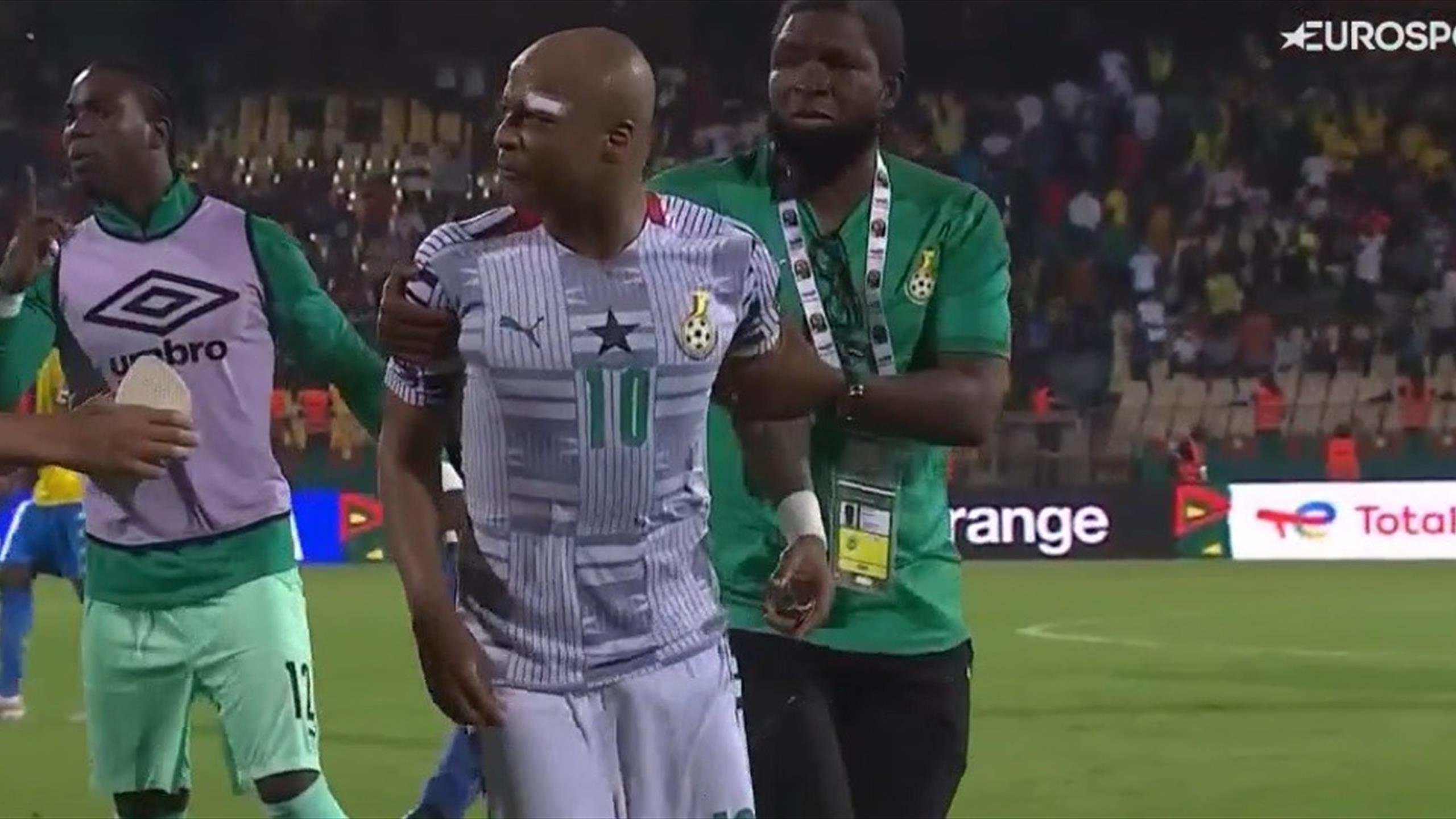 Coppa d'Africa 2021, GabonGhana Ayew a caccia del ct del Gabon viene portato via di forza