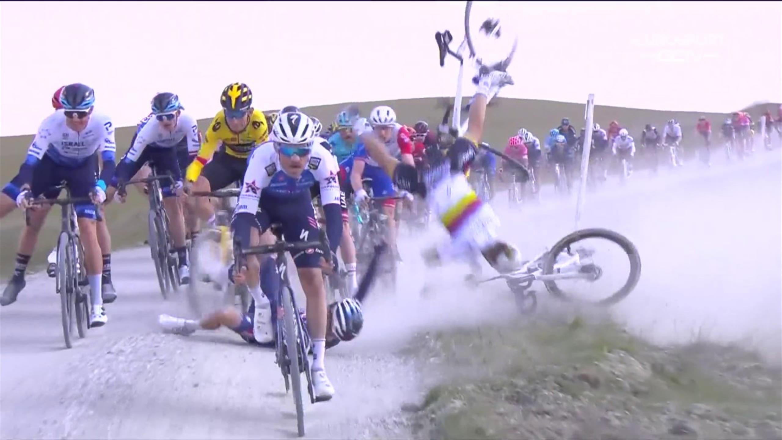 'I've never seen anything like that' Wind causes big crash at Strade