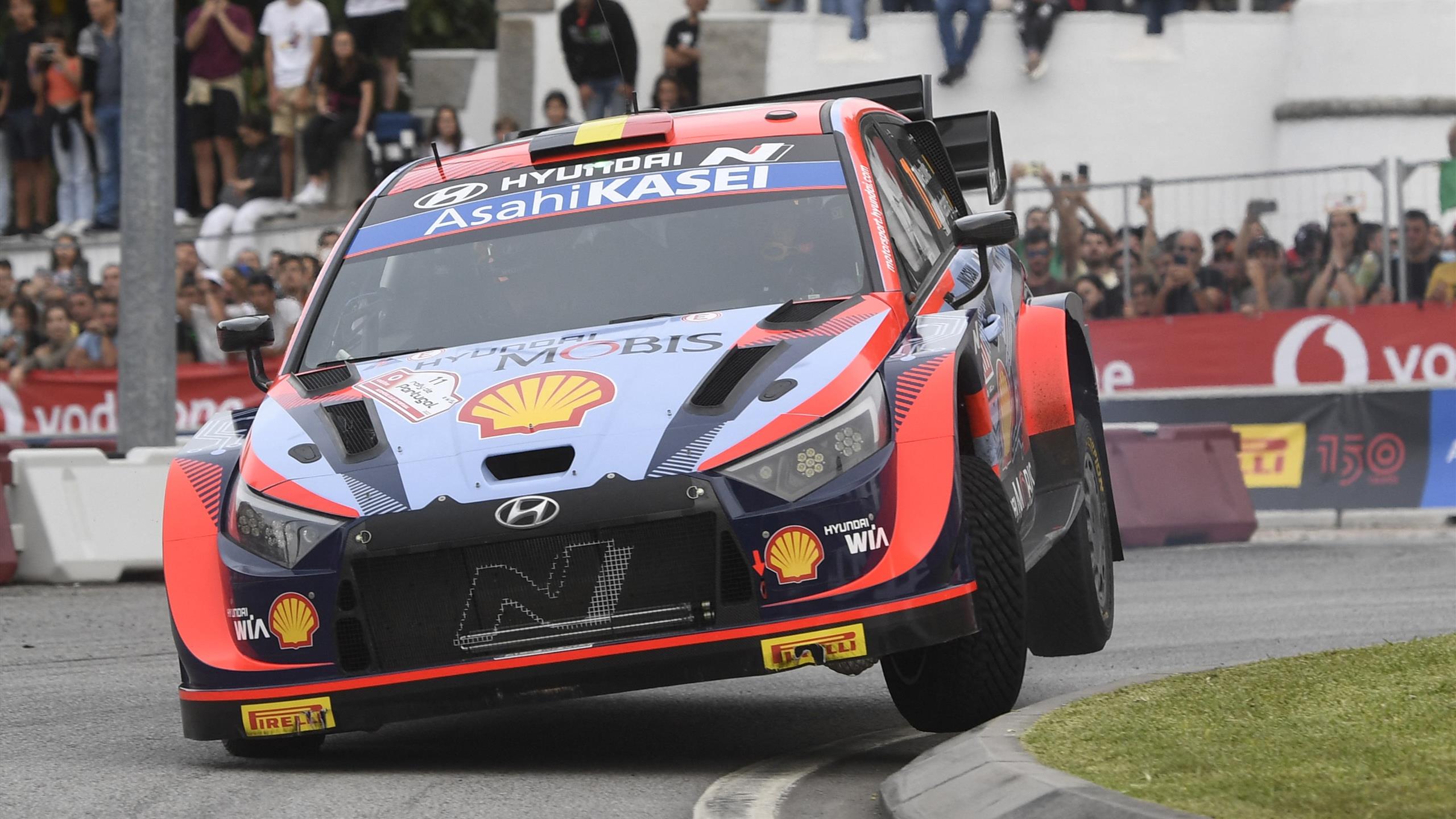 Rallye du Portugal Neuville gagne la spéciale d'ouverture, Ogier et