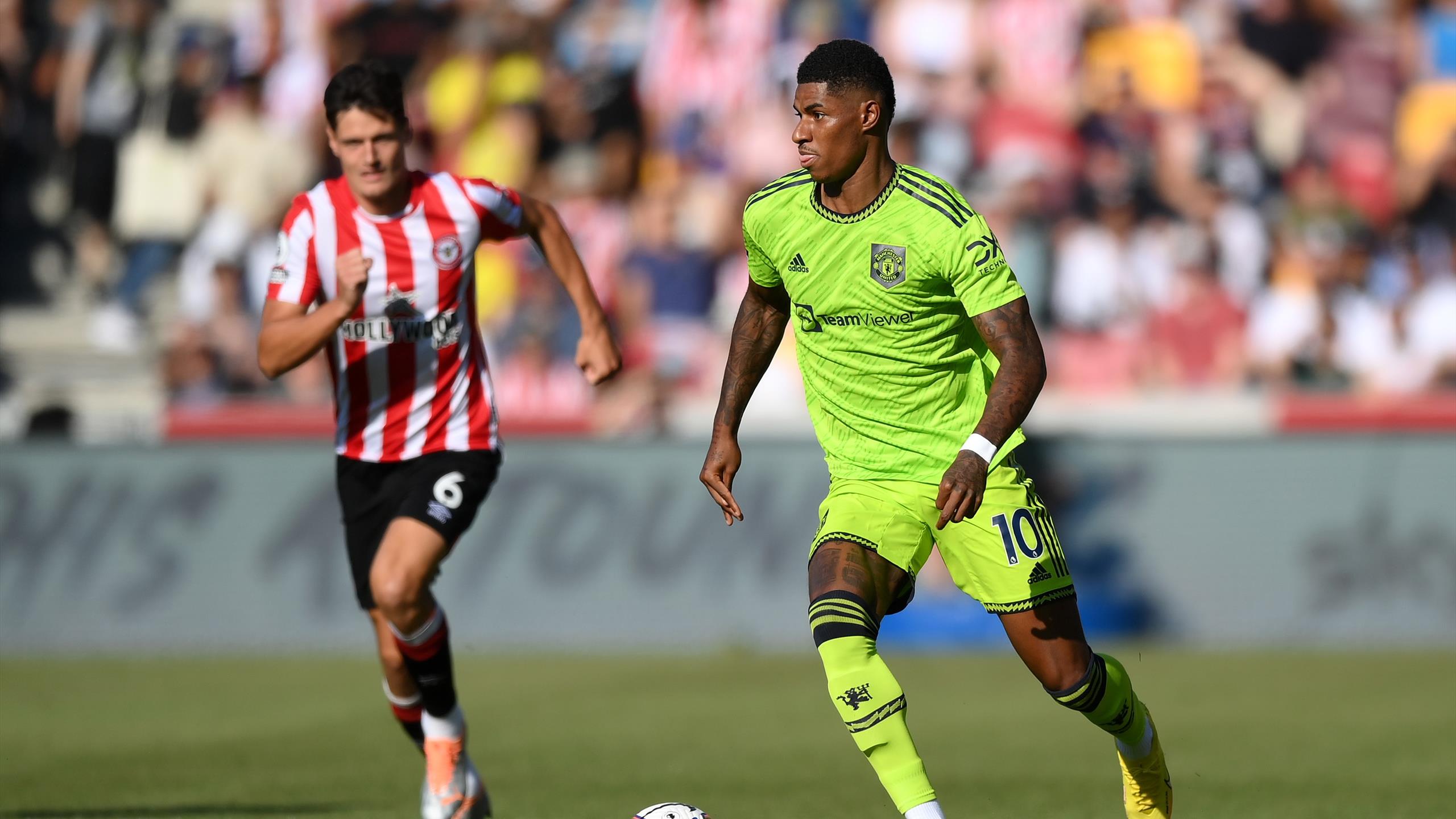 What Time And TV Channel Is Manchester United V Brentford On Tonight In