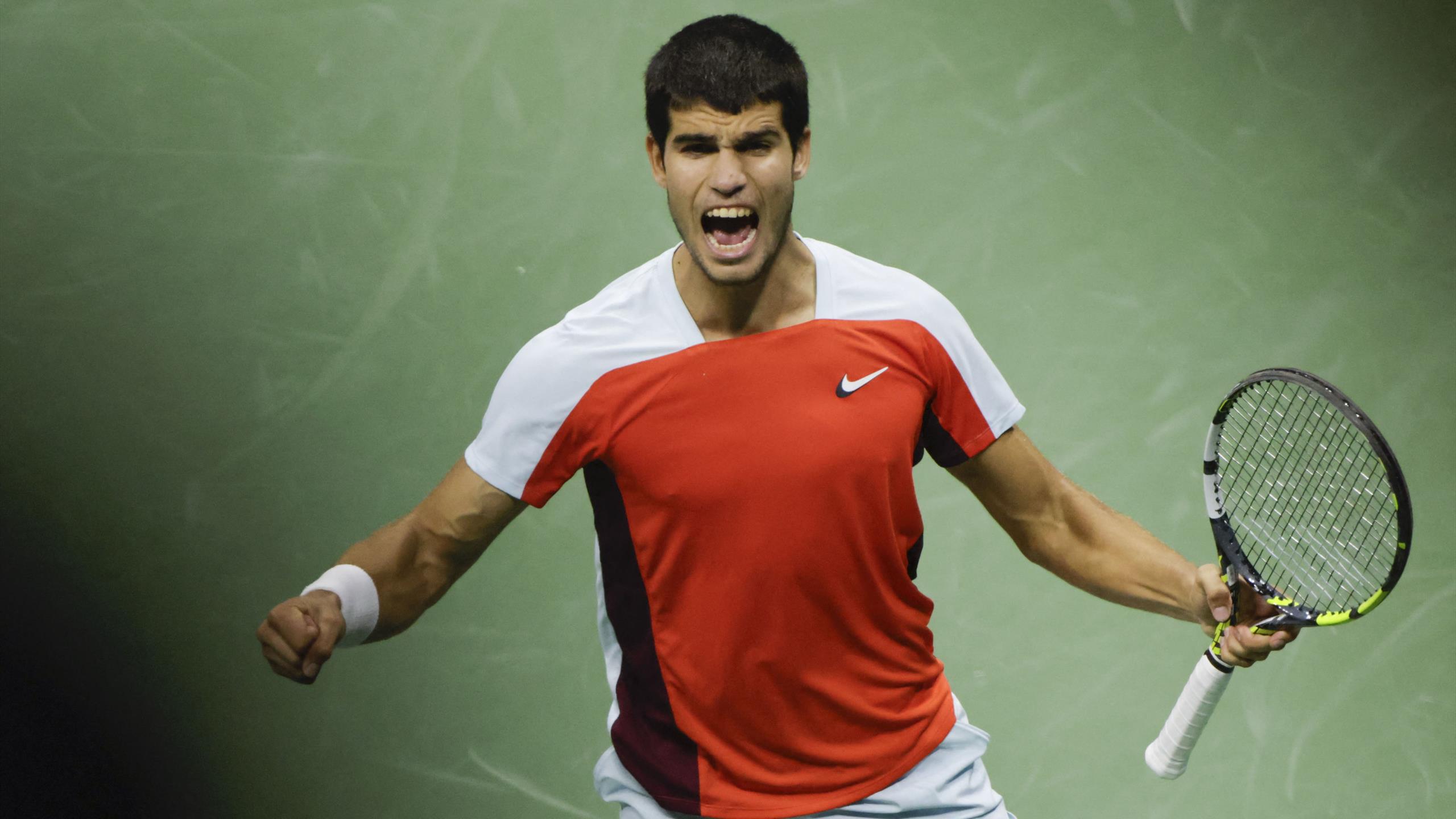 Carlos Alcaraz cambia i piani a Wimbledon: crescono i dubbi sulla  condizione fisica