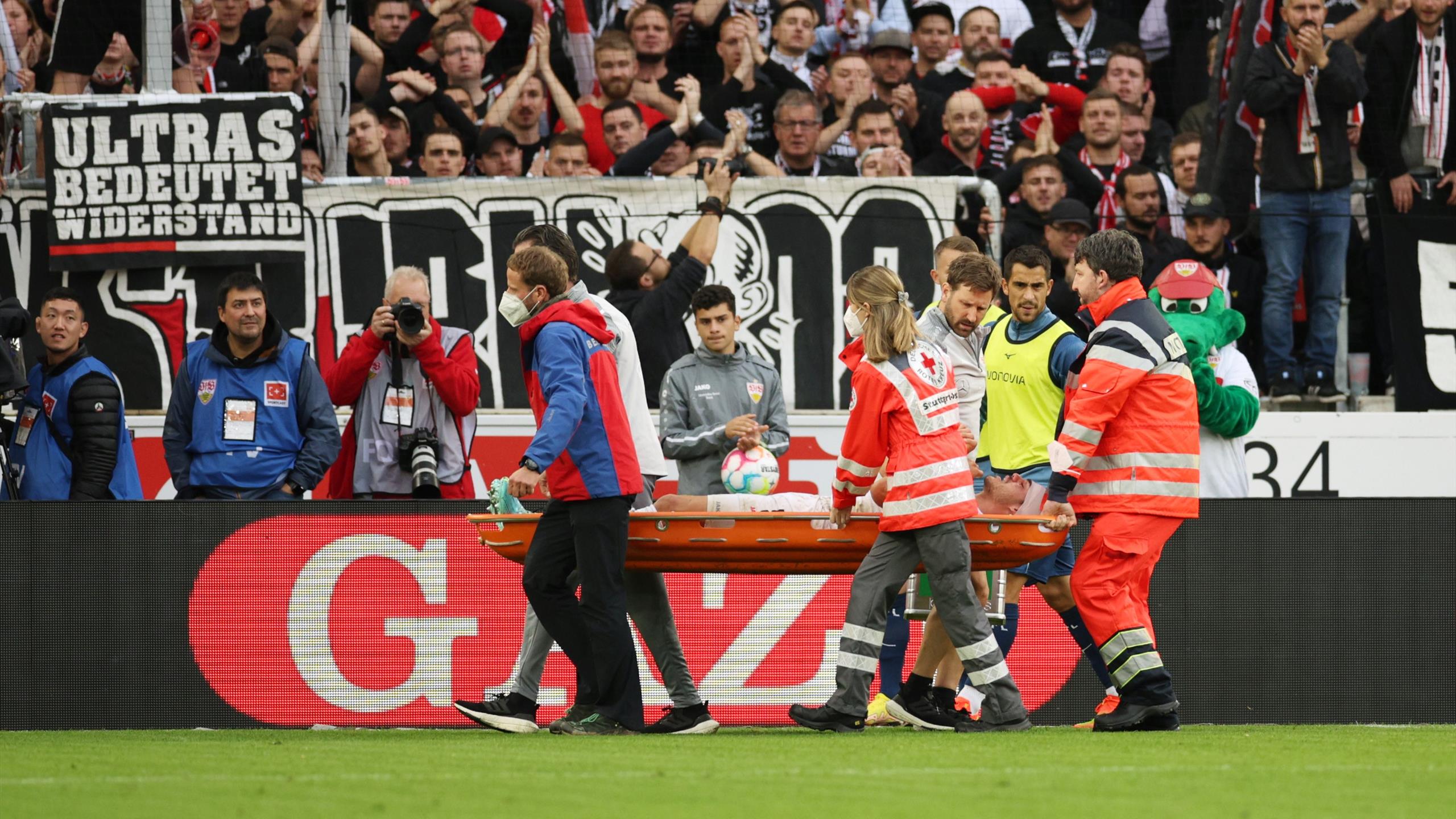 VfB Stuttgart Konstantinos Mavropanos Erleidet Sch delprellung vfb-stuttgart-konstantinos-mavropanos-erleidet-sch-delprellung