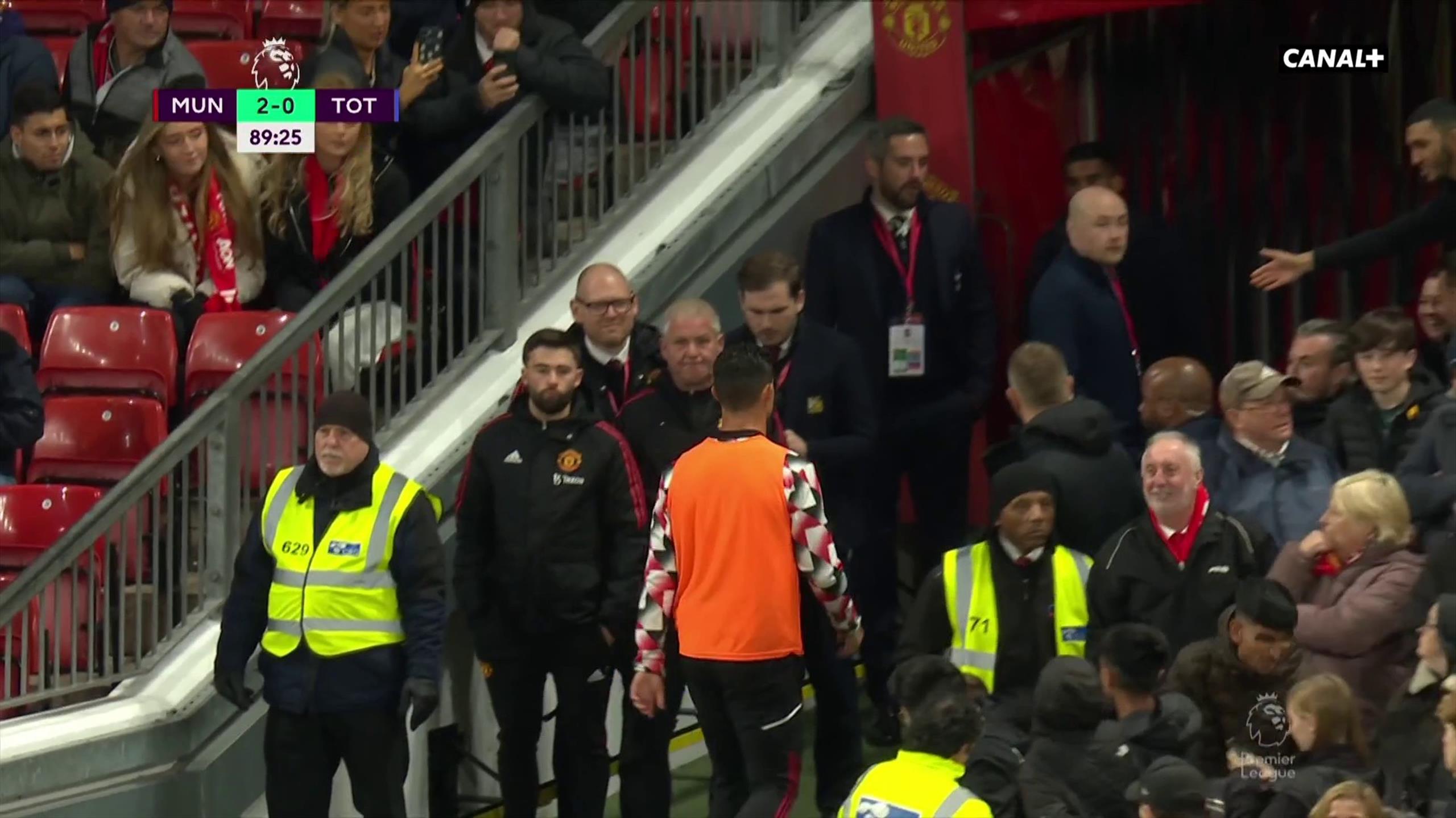 NBA 2K23 What to pretend skateboarding and grind rails like The City Jugo Mobile Archysport