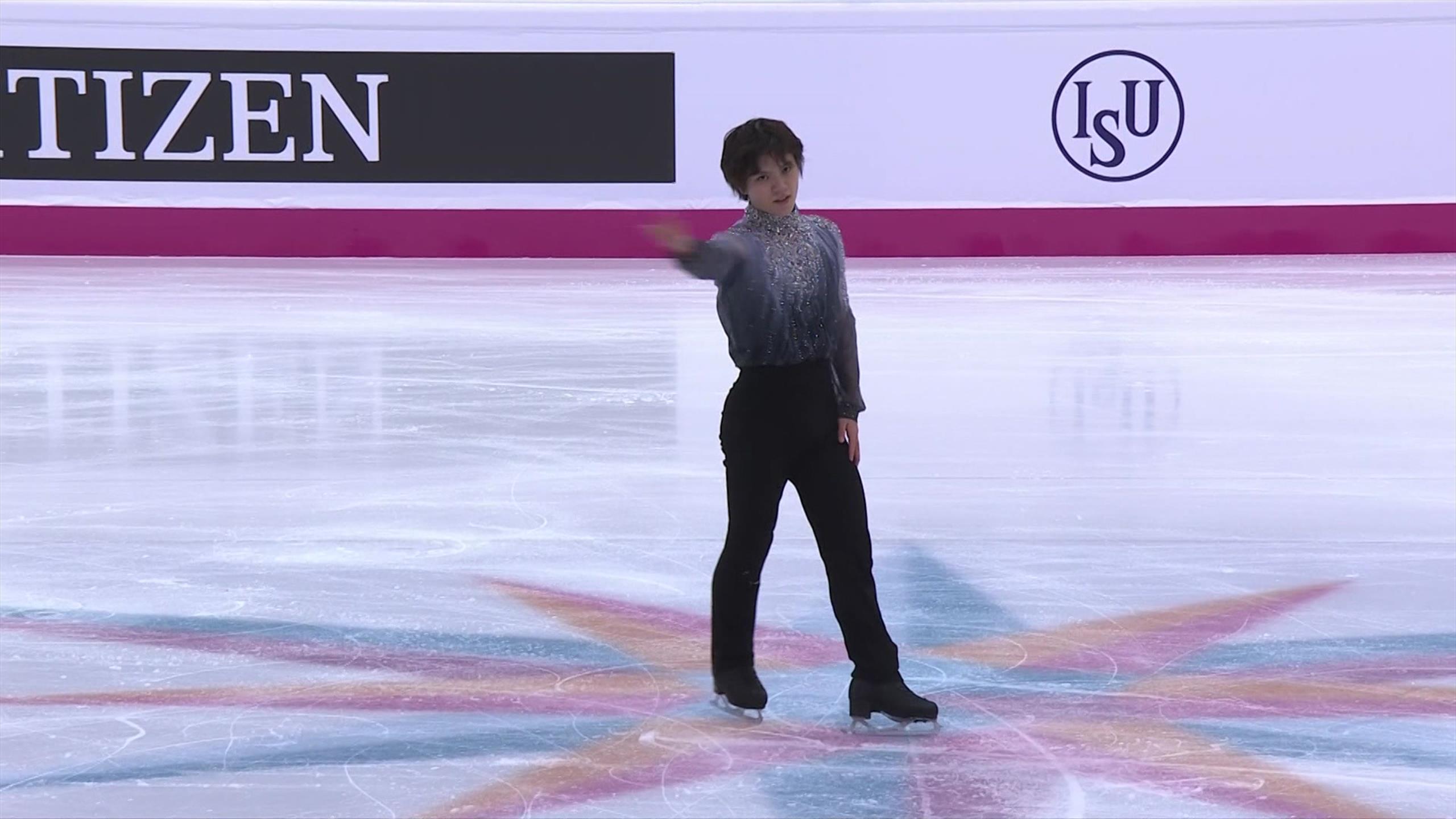 Shoma Uno wows crowd with stunning performance to take men's title at