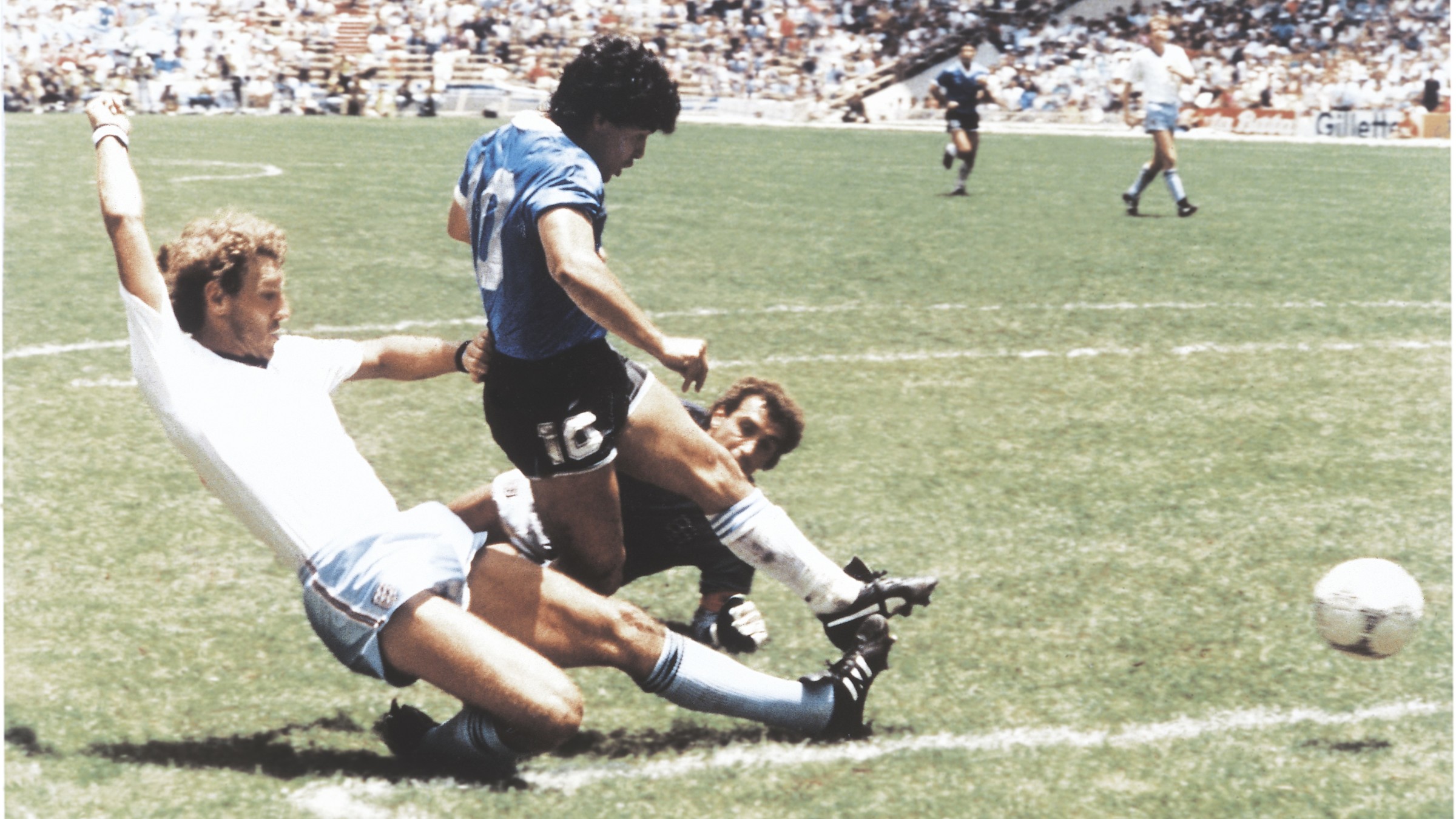 Diego Maradona grał tą piłką. Futbolówka z meczu Argentyna - Anglia na