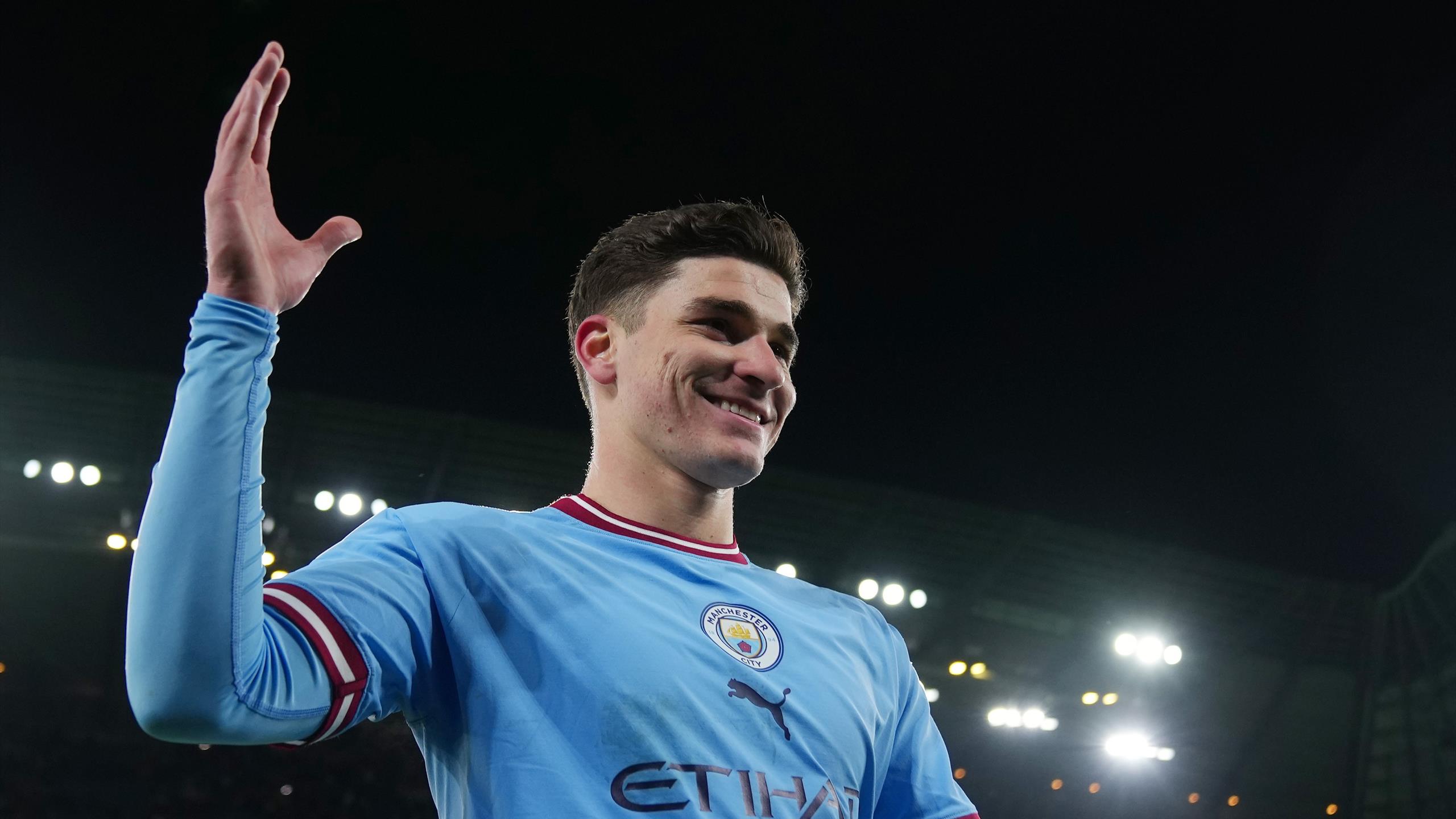 Premier League Manchester City verlängert Vertrag mit Julian Alvarez