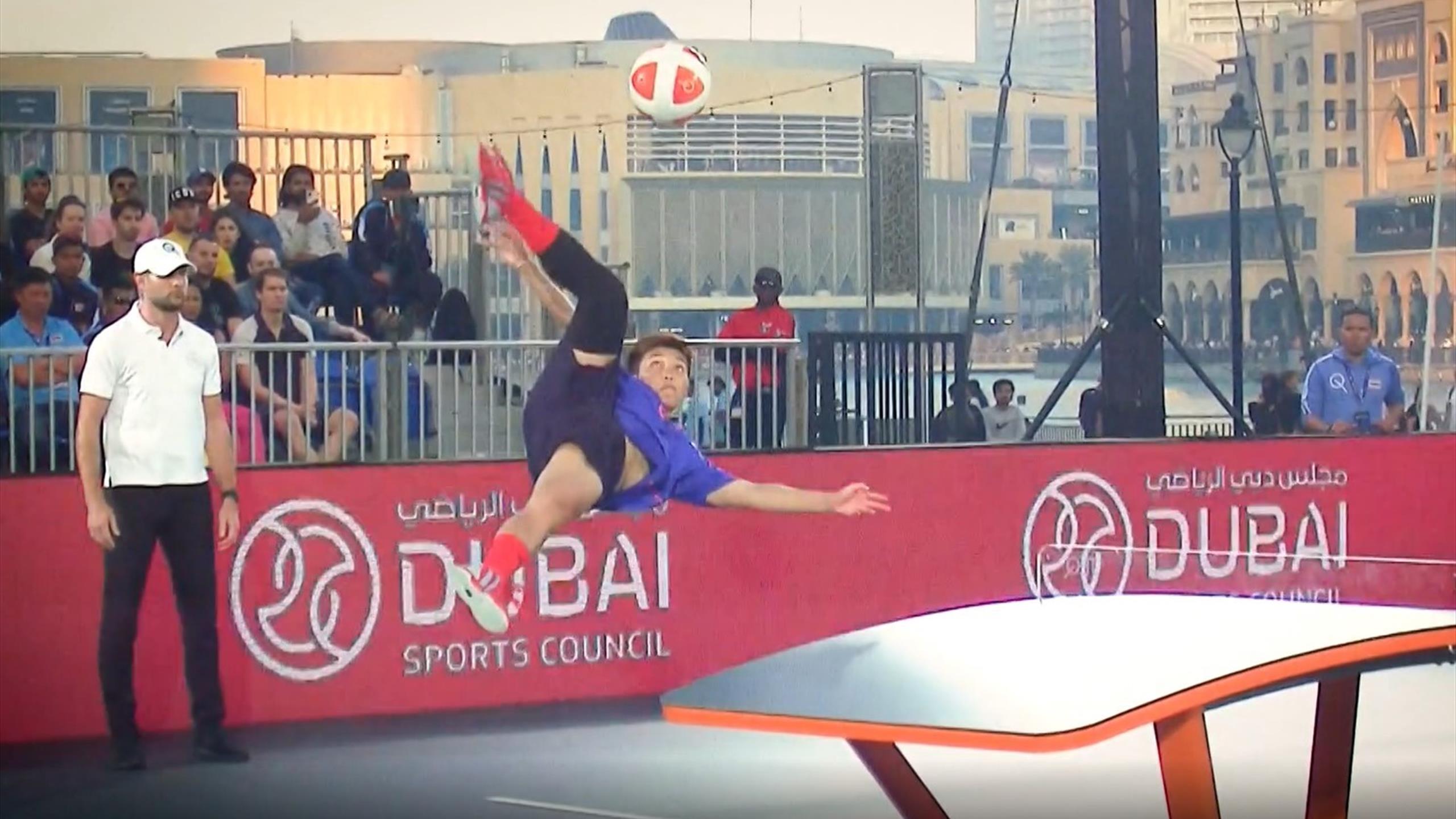 Teqball Spektakuläre Flugeinlagen die besten Szenen aus Dubai