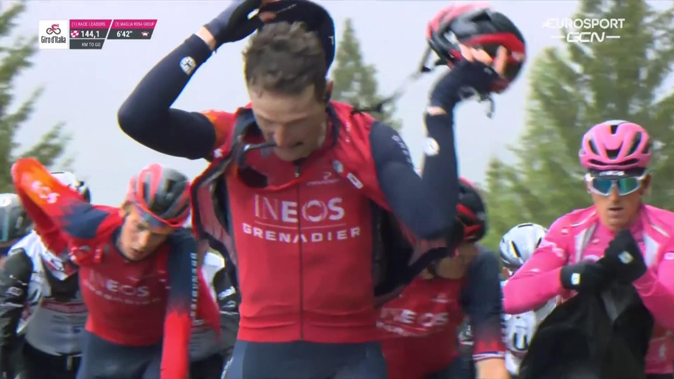 Giro d'Italia, Pedersen vince la tappa di Valona e si riprende la maglia rosa | Sky Giro d'Italia, Pedersen vince la tappa di Valona e si riprende la maglia rosa | Sky