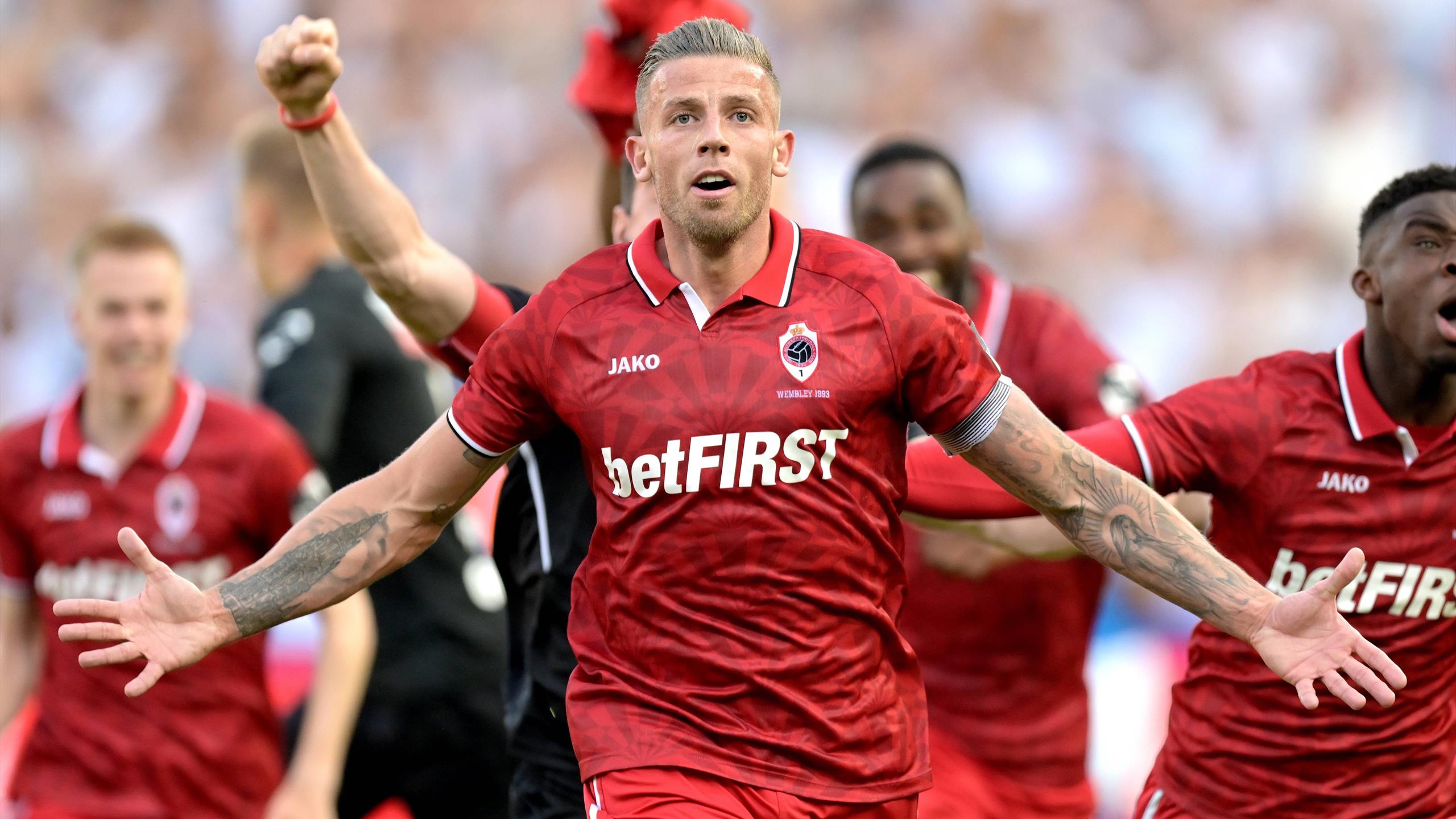 Royal Antwerpen gewinnt erste Meisterschaft seit 66 Jahren - Mark van Bommel  wird zum Meistertrainer - Eurosport