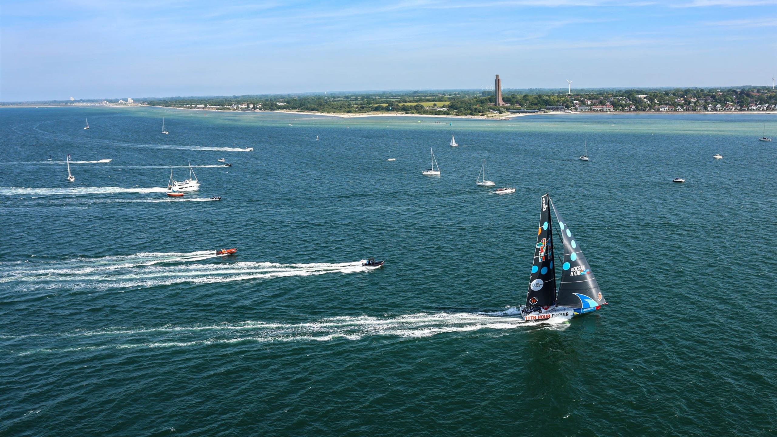 The Ocean Race | 11th Hour Racing Team zet na fly-by in Kiel als eerste