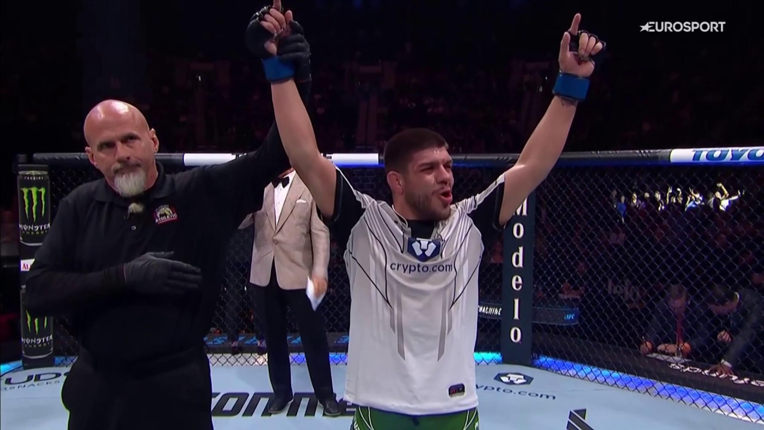 UFC Jacksonville Mariscal imponeert tijdens debuut Mixed Martial Arts video Eurosport