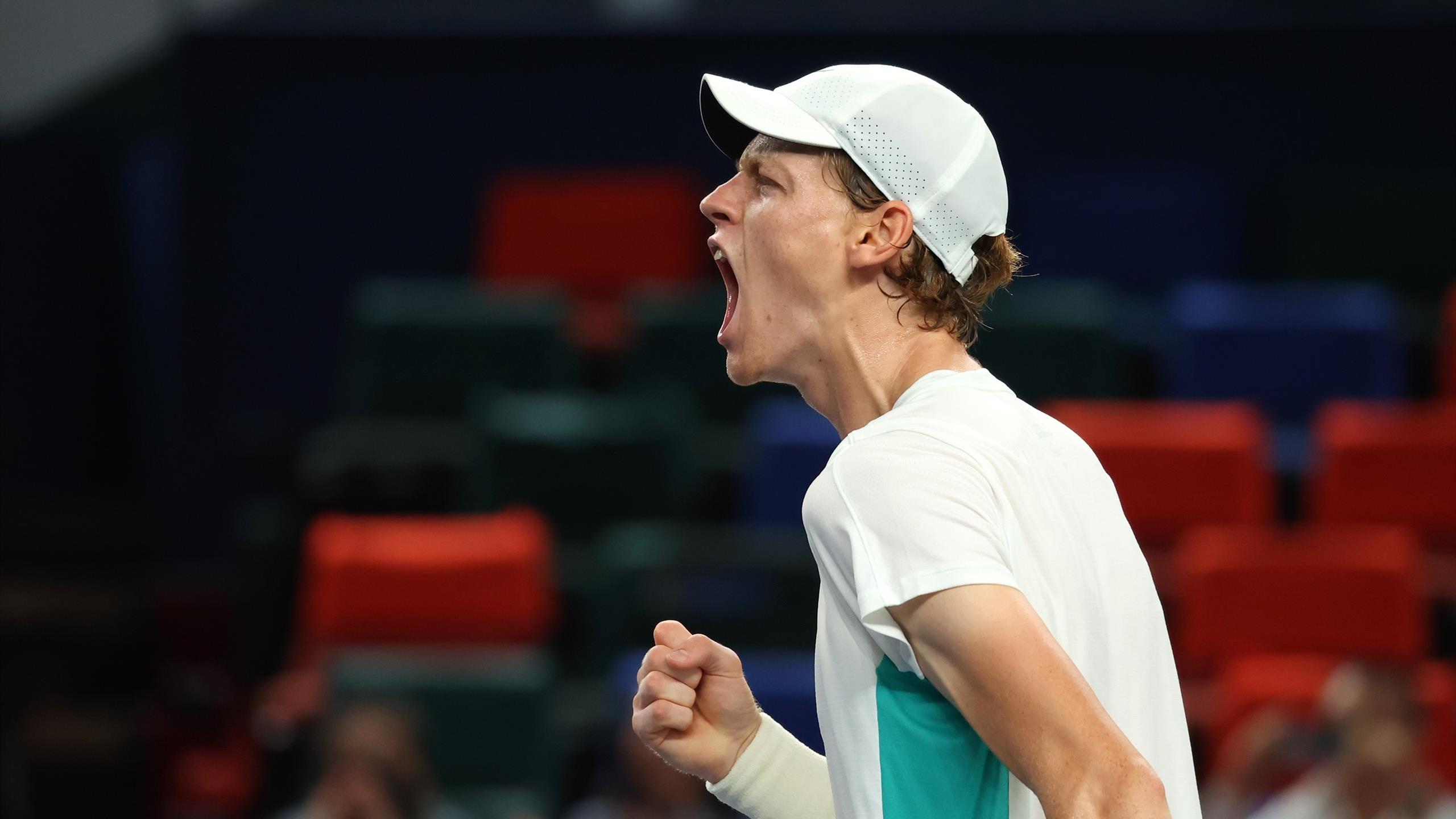 Jannik Sinner kämpft sich in Shanghai gegen Marcos Giron durch Tennis