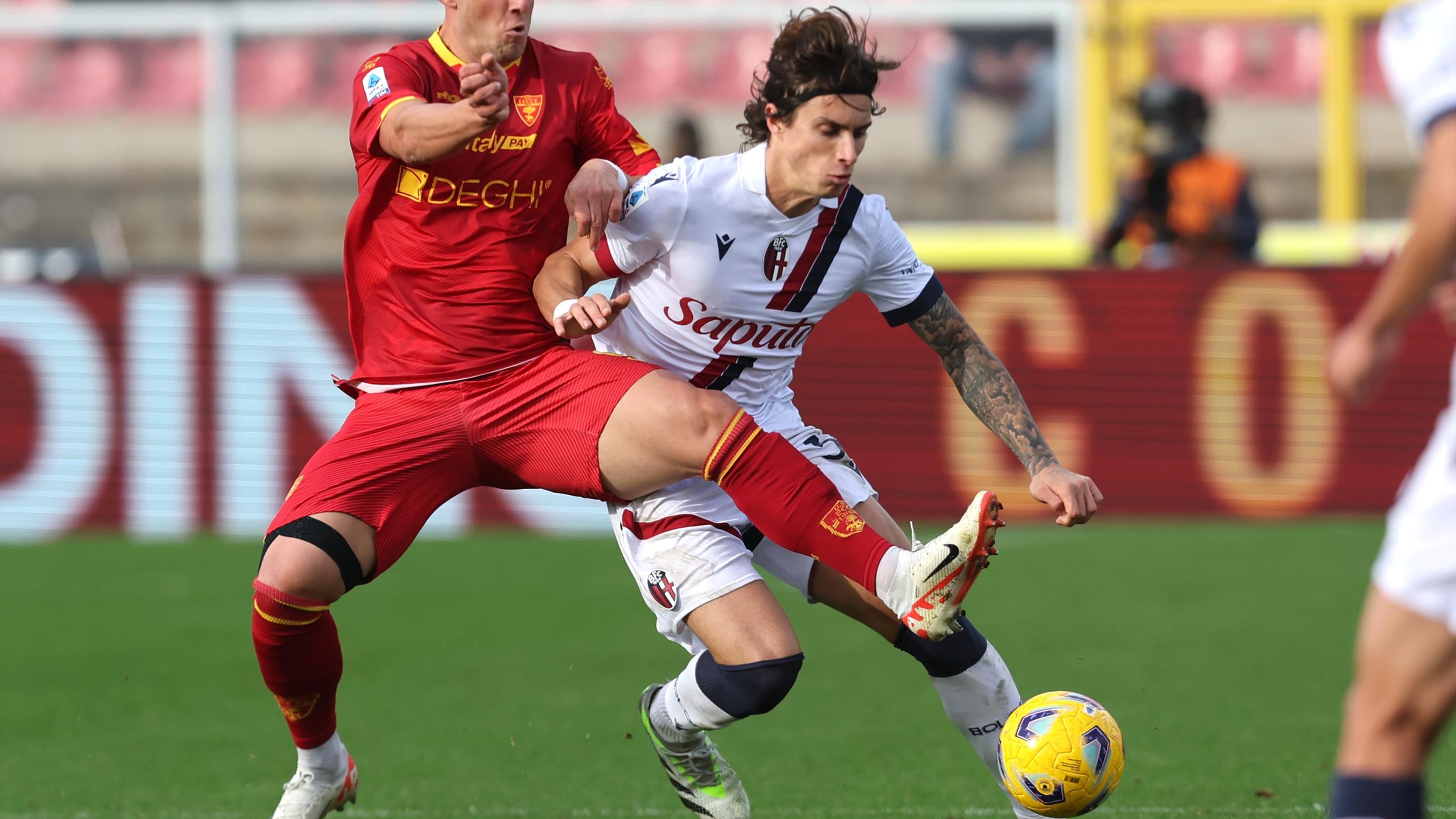 'Of all the people!' Goalkeeper wins unlikely lastgasp penalty as
