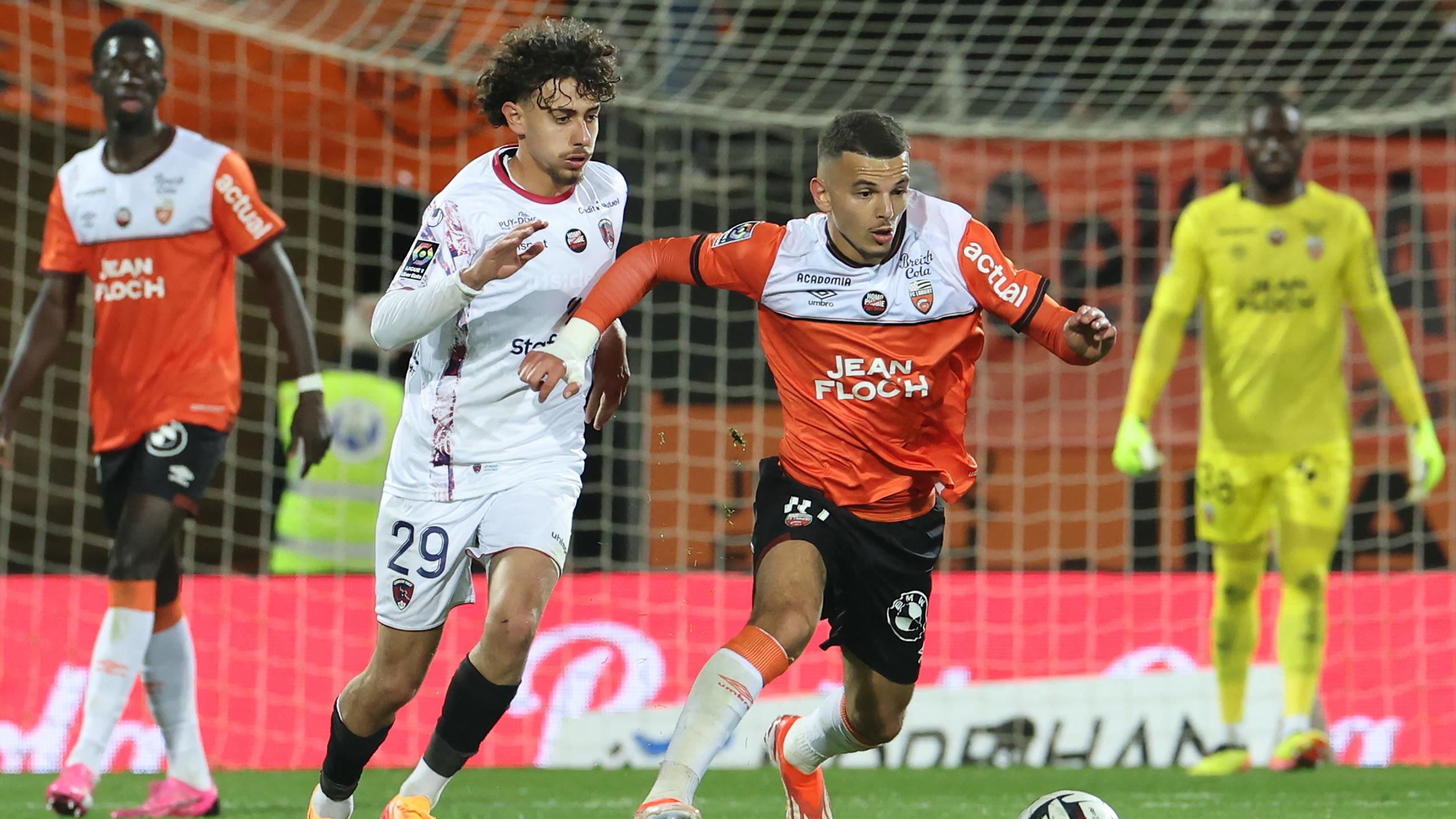 Magnet Strasbourg Koenigshoffen - Clermont Foot - 1/32e Coupe De France 2023 - NEUF