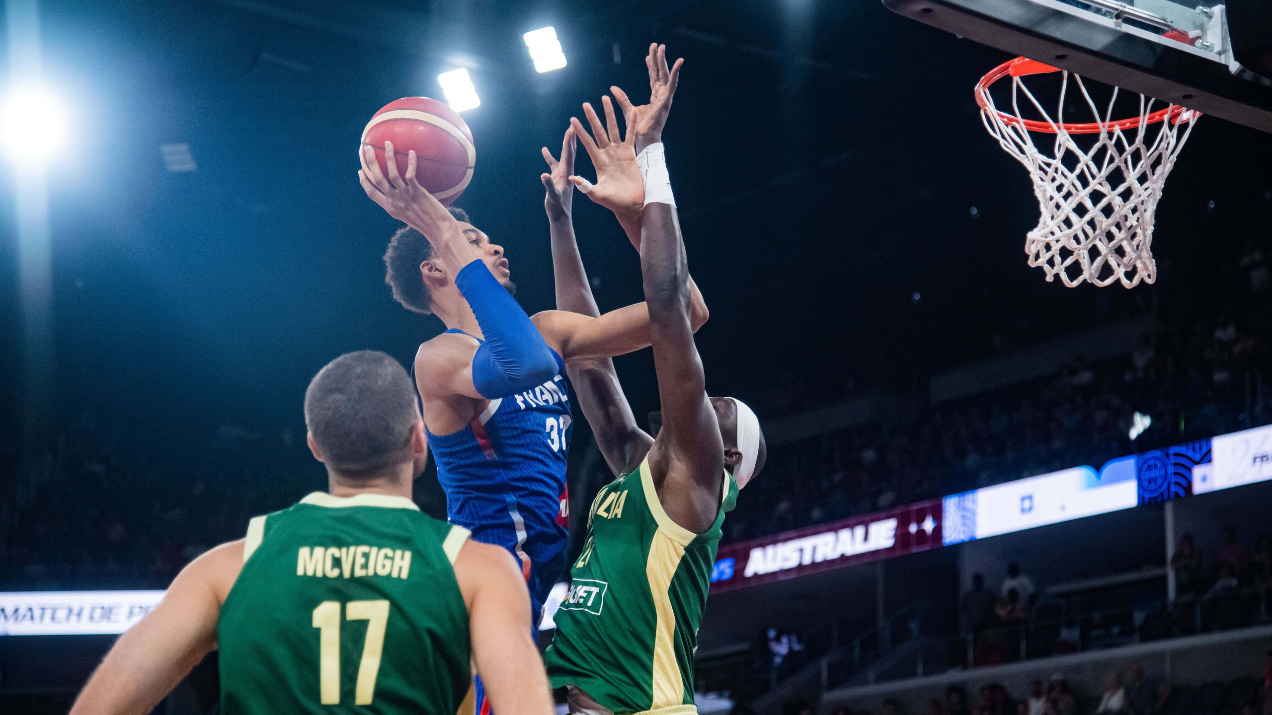 JO 2024 - L'équipe de France s'incline face à l'Australie (83-82) pour son dernier match avant Paris 2024 - Eurosport