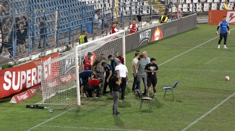 Probleme cu porțile înainte de Oțelul - Sepsi. Sursa: Digi Sport.