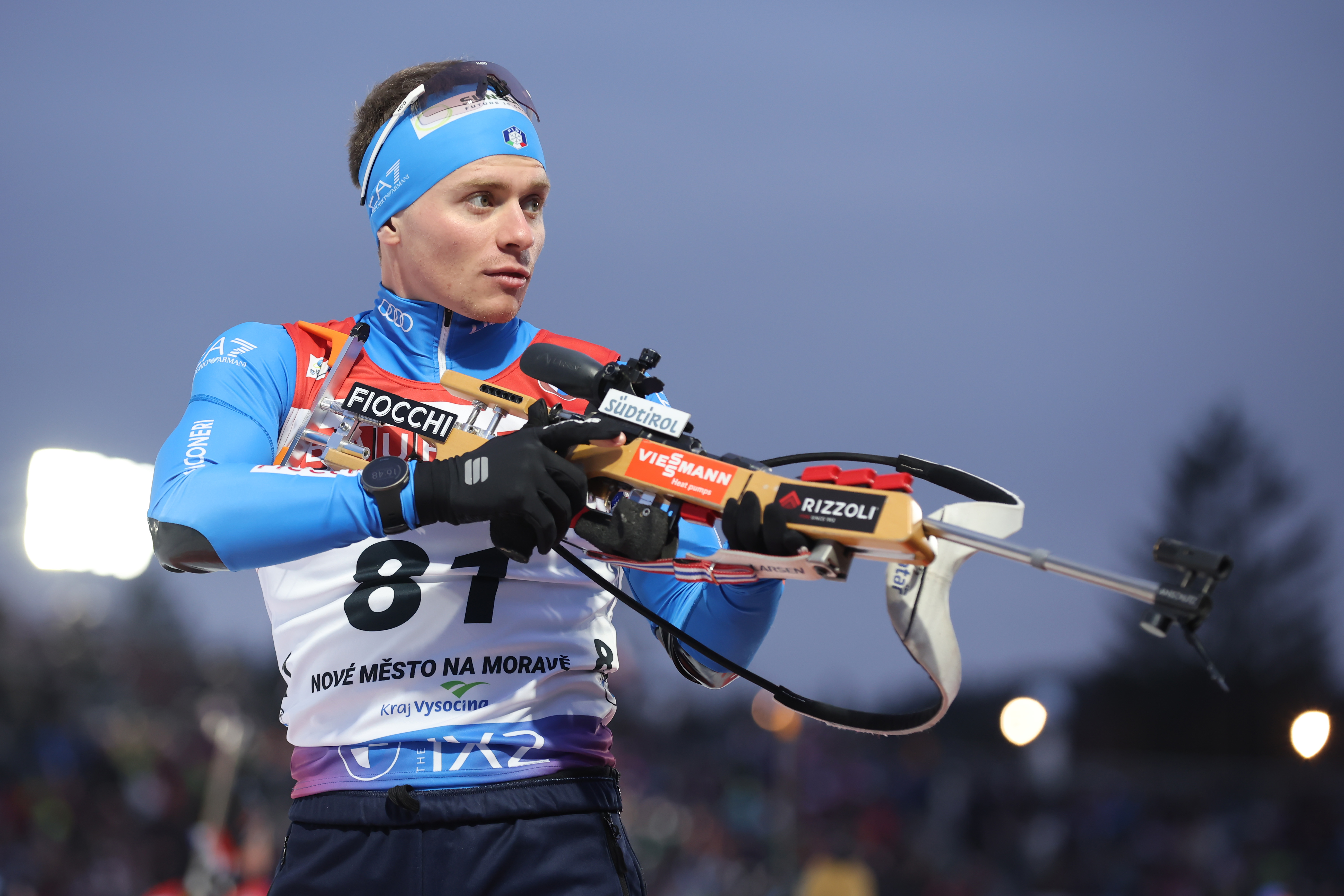 Elia Zeni - hier mit seinem alten Gewehr - startet am 30. November in die Weltcupsaison.