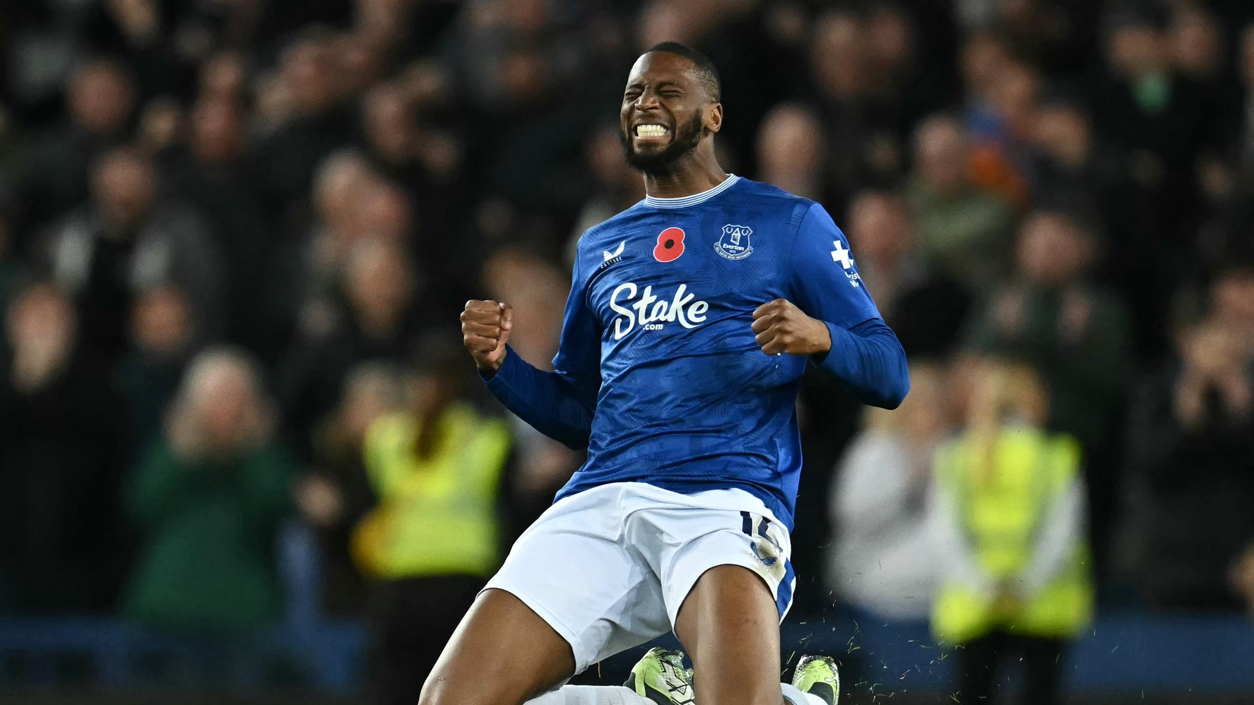 Everton 1-1 Fulham - Toffees salvage stoppage time draw thanks to
