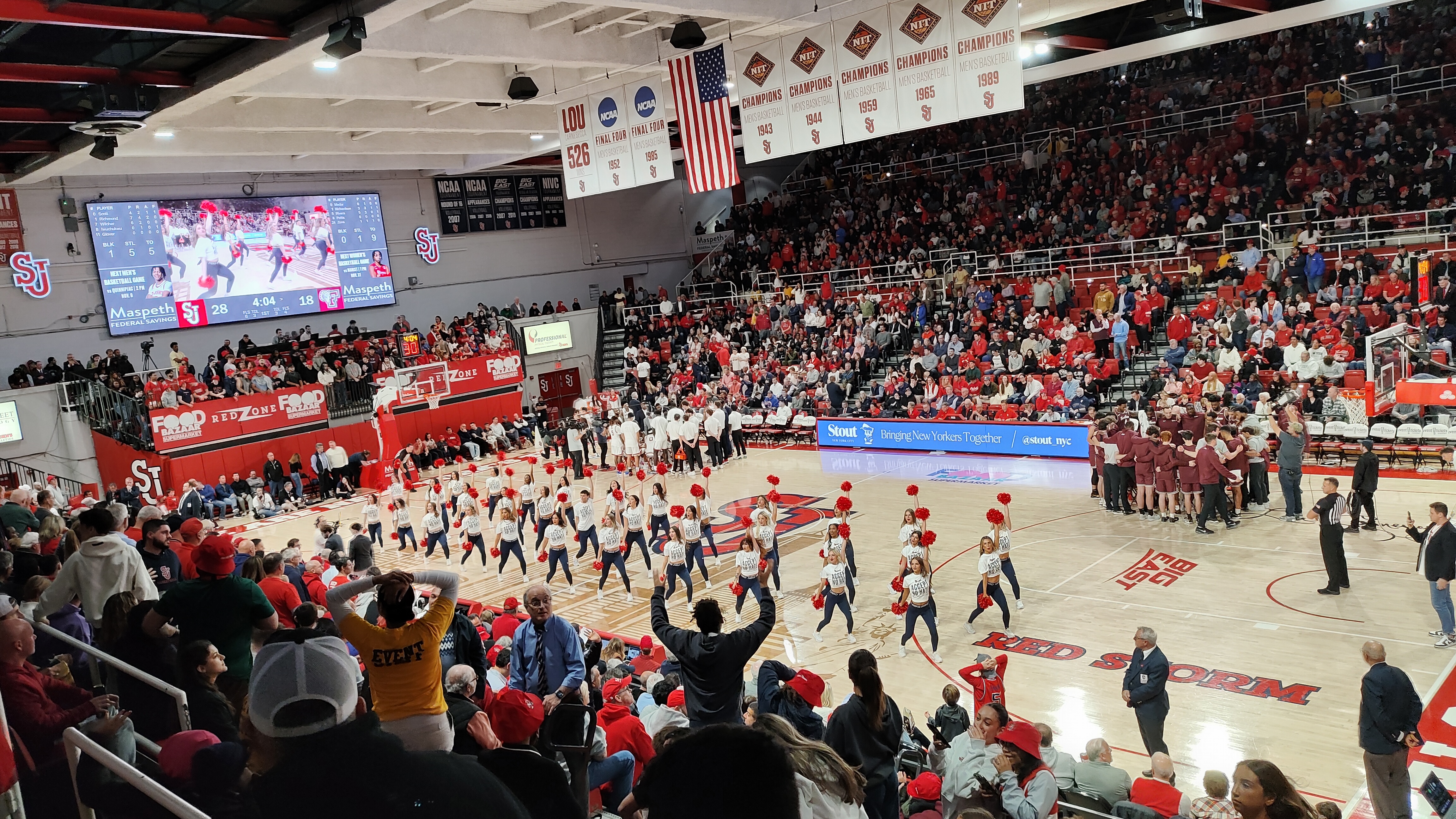 Le cheerleaders dei Red Storm di St. John's