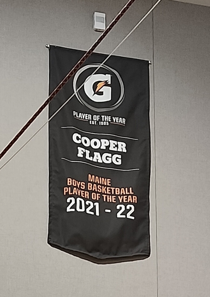 Il premio di Giocatore dell'Anno dei licei del Maine per Cooper Flagg nel 2021-22