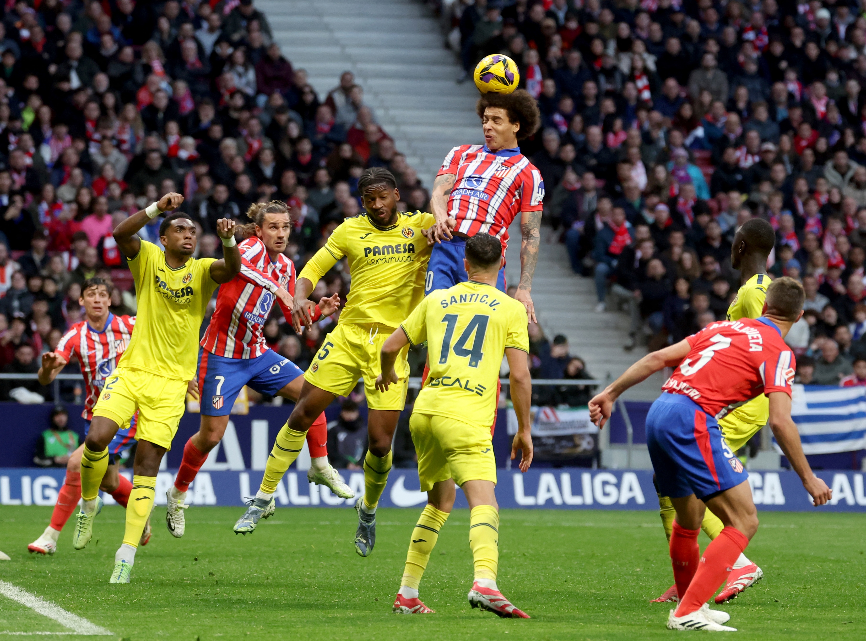Una de las acciones de este Atlético-Villarreal, por parte de Axel Witsel.