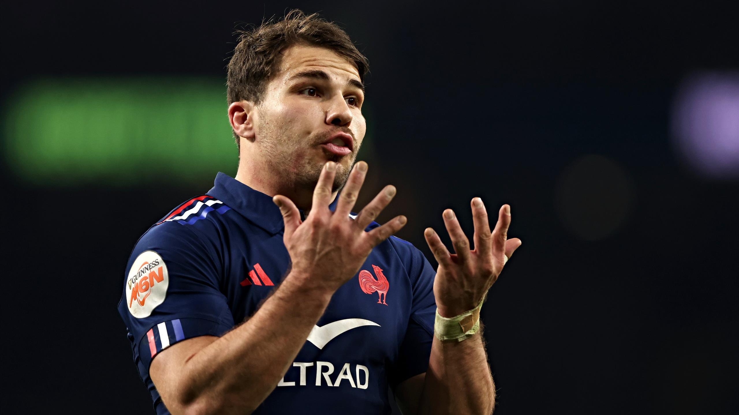 Antoine Dupont après Angleterre-France (26-25) : "On fait le plus dur et on  n'arrive pas à marquer…"