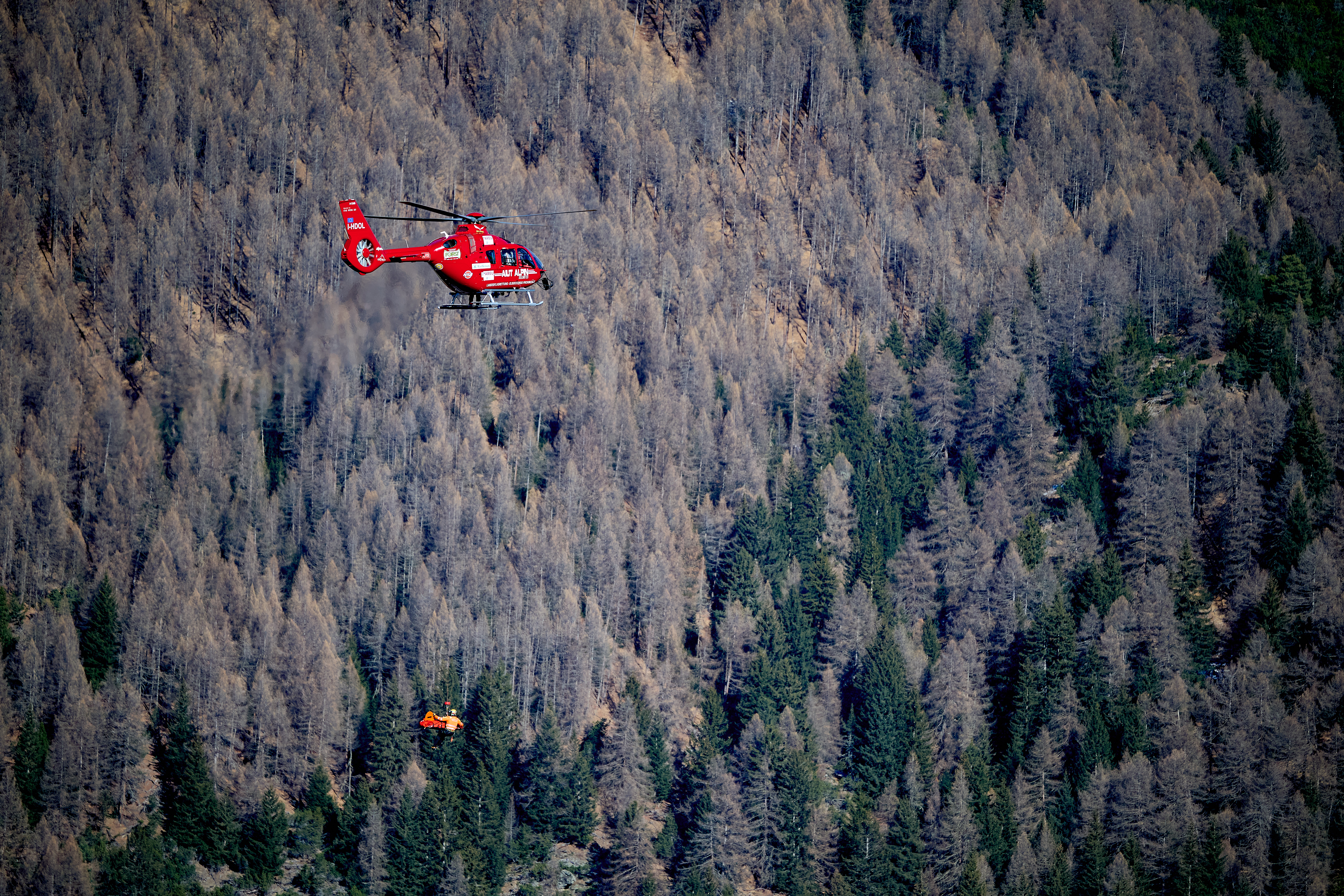 Gino Caviezel wurde nach seinem schweren Sturz in Bormio vom Hubschrauber abtransportiert.