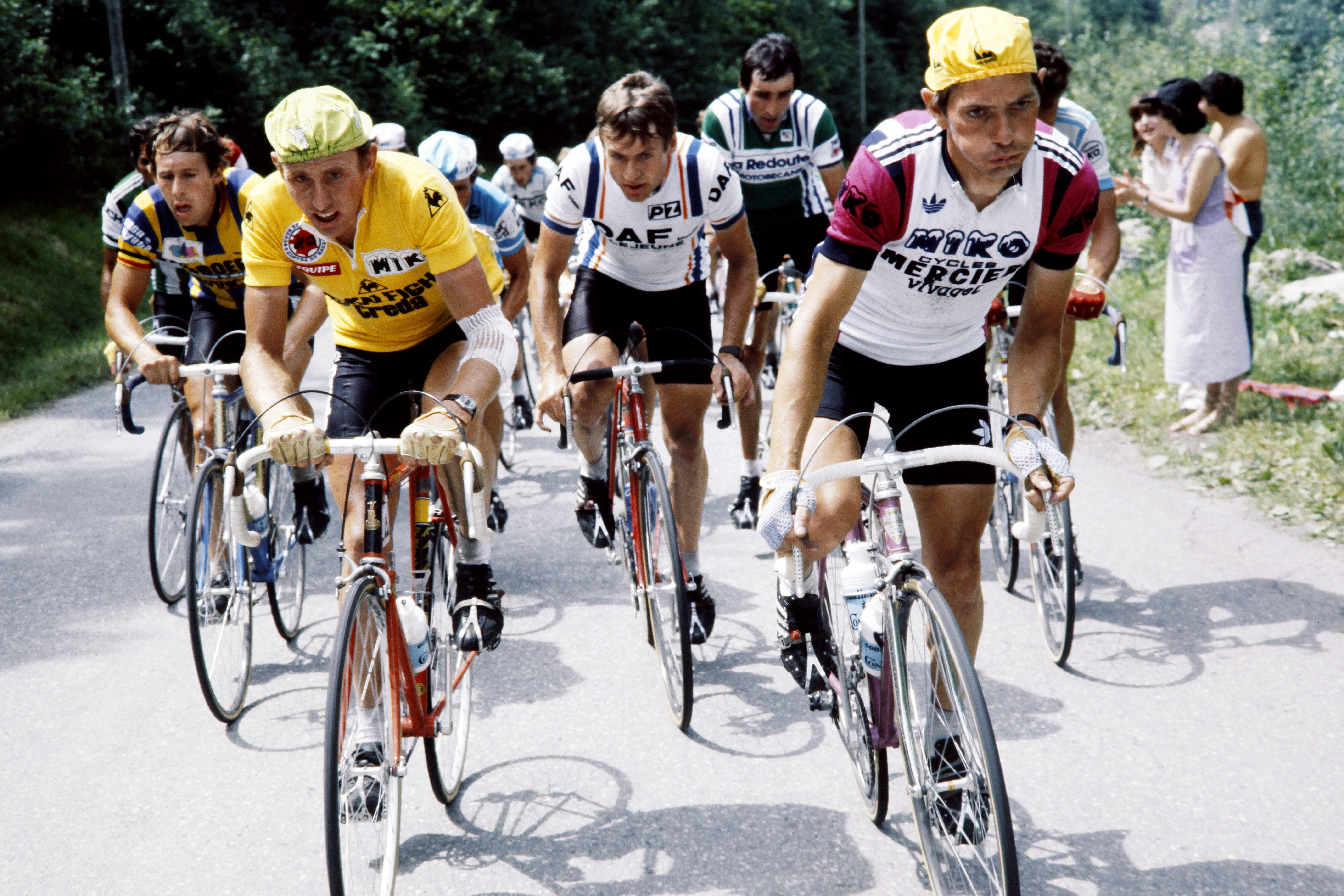 Joop Zoetemelk az 198-as Tour de France-on, sárga trikóban.